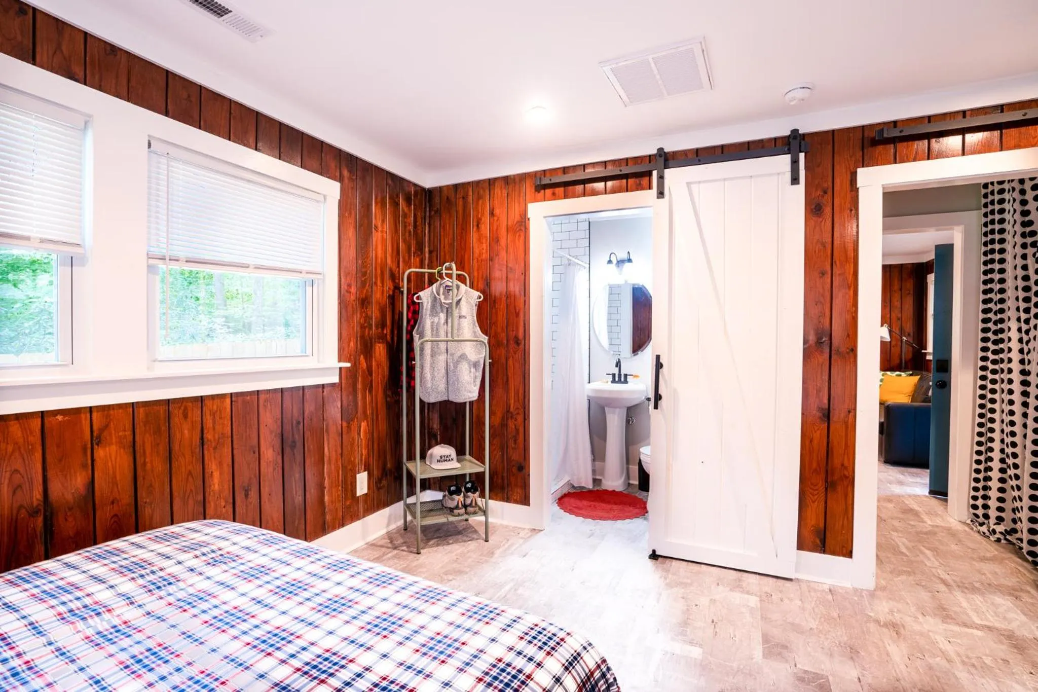 Bathroom, Bed in Foggy Bottom Cabins