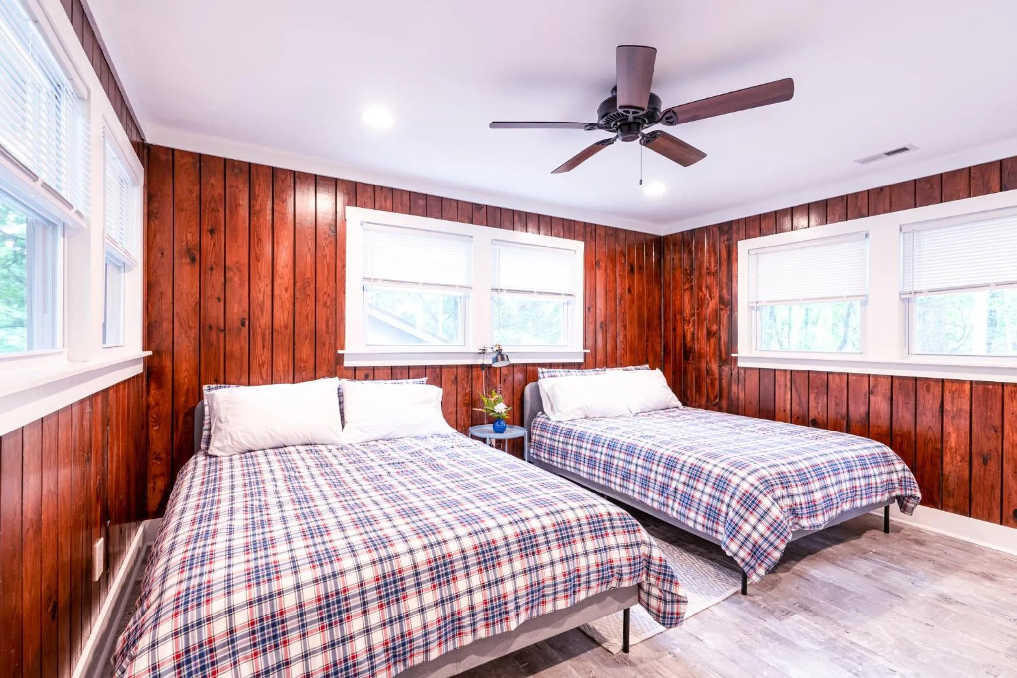 Bedroom, Bed in Foggy Bottom Cabins