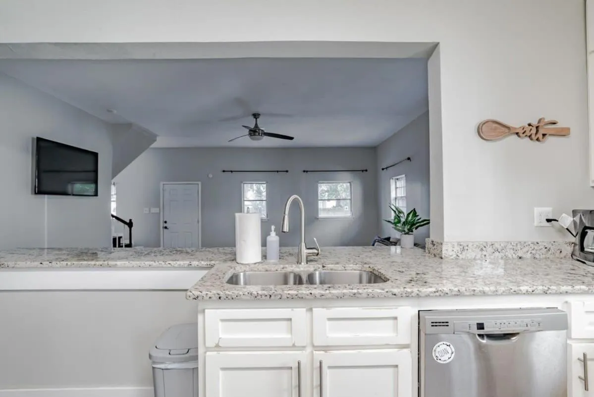 Modern Cottage on Michigan