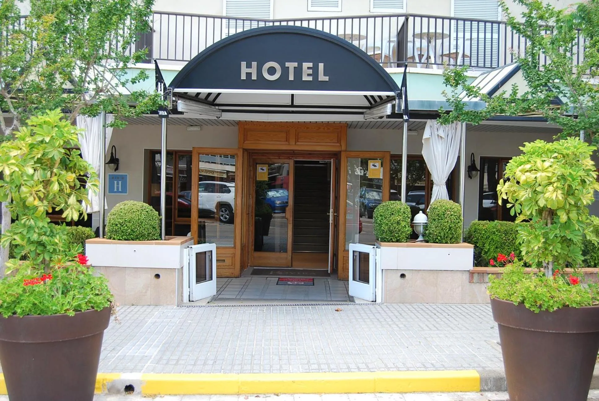 Facade/entrance in Hotel Rovira