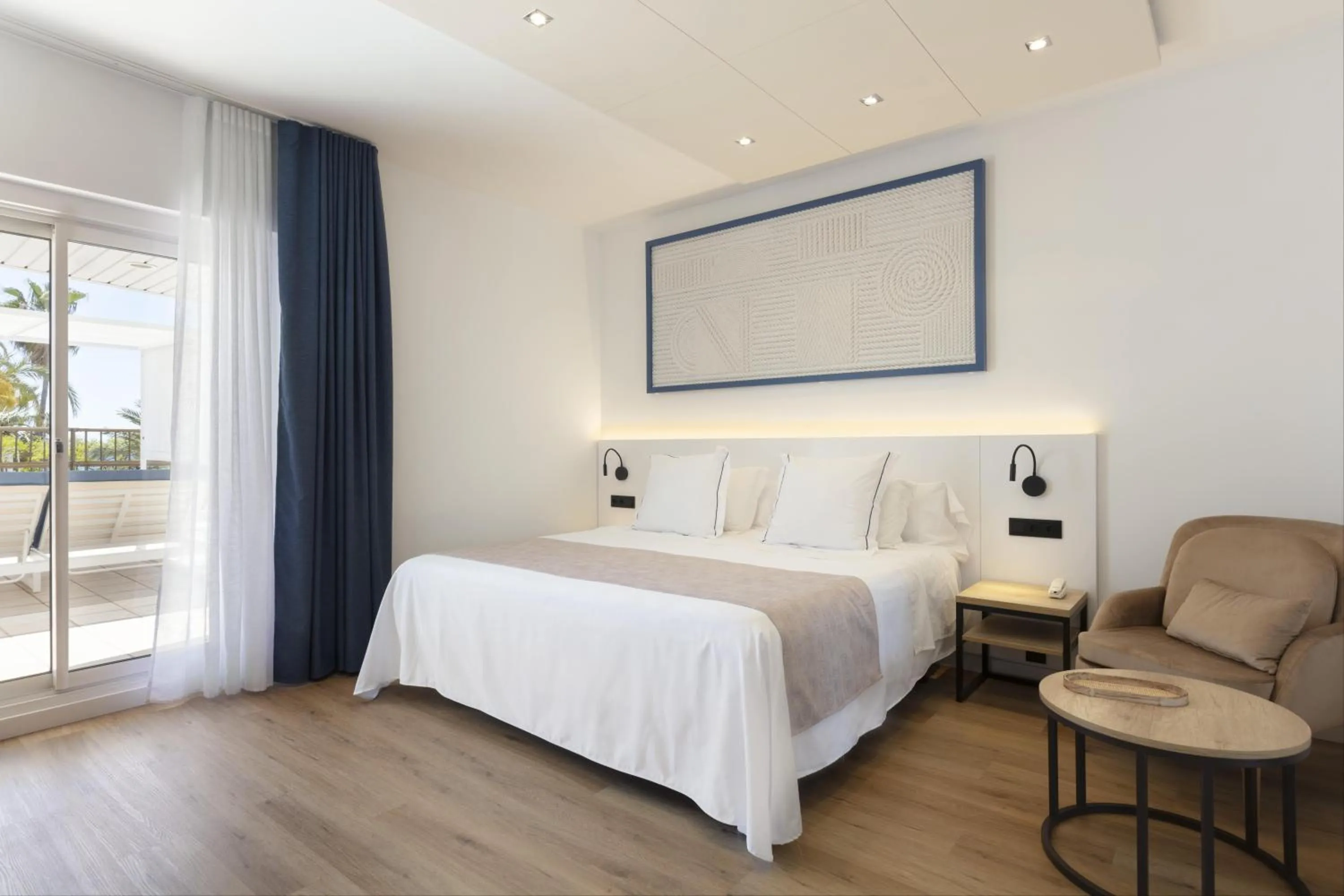 Sea view, Bed in Hotel Rovira