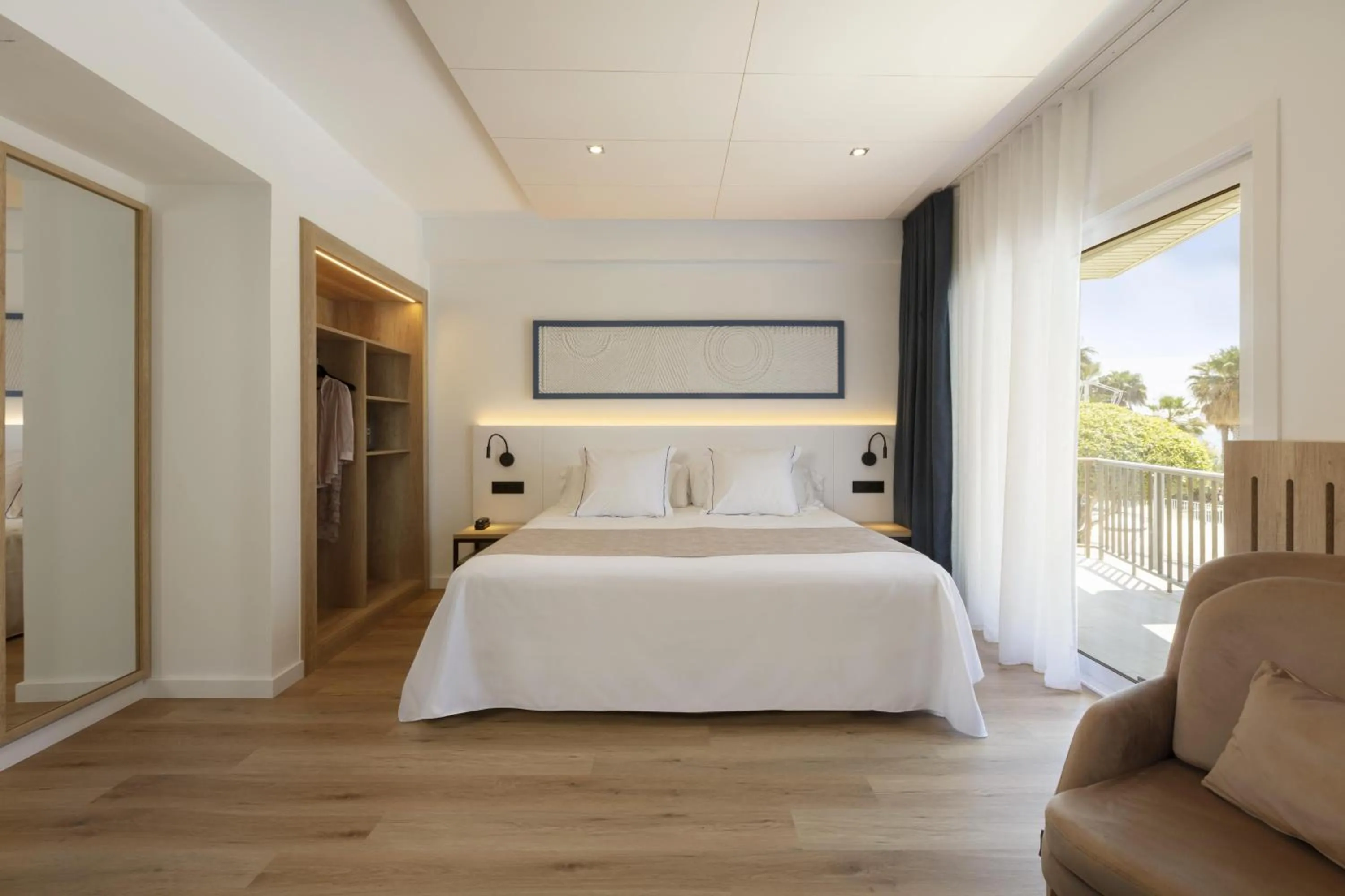 Sea view, Bed in Hotel Rovira