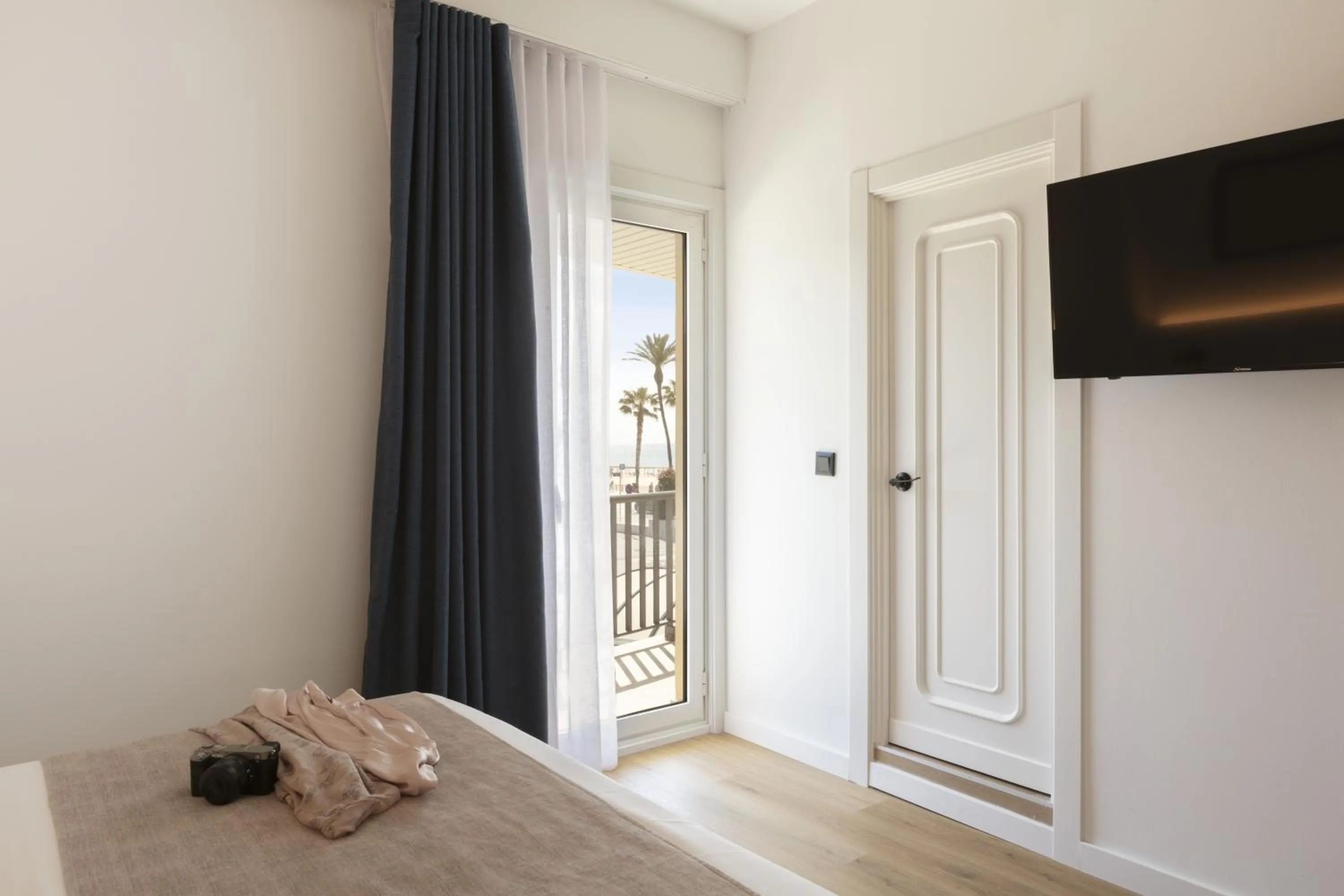 Sea view, Bed in Hotel Rovira