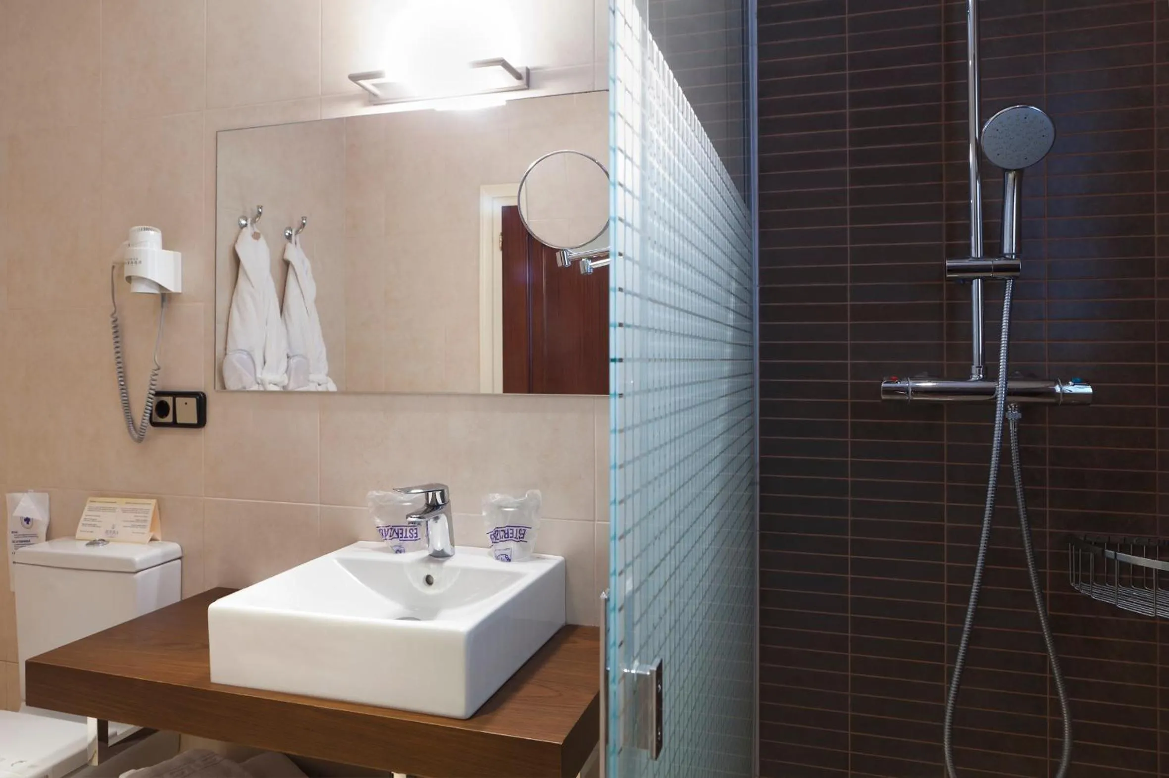 Bathroom in Hotel Rovira