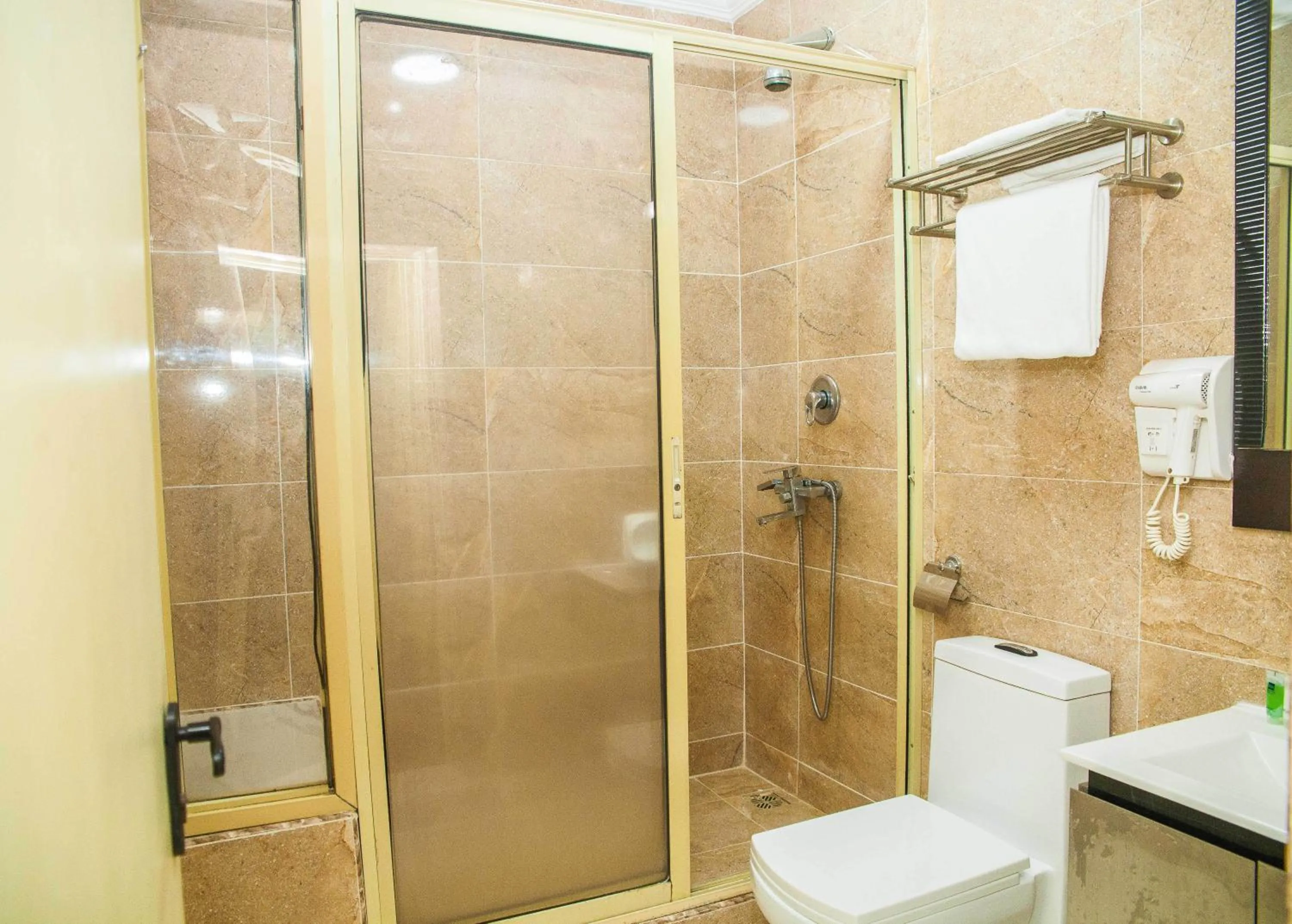 Bathroom in G61 Hotel