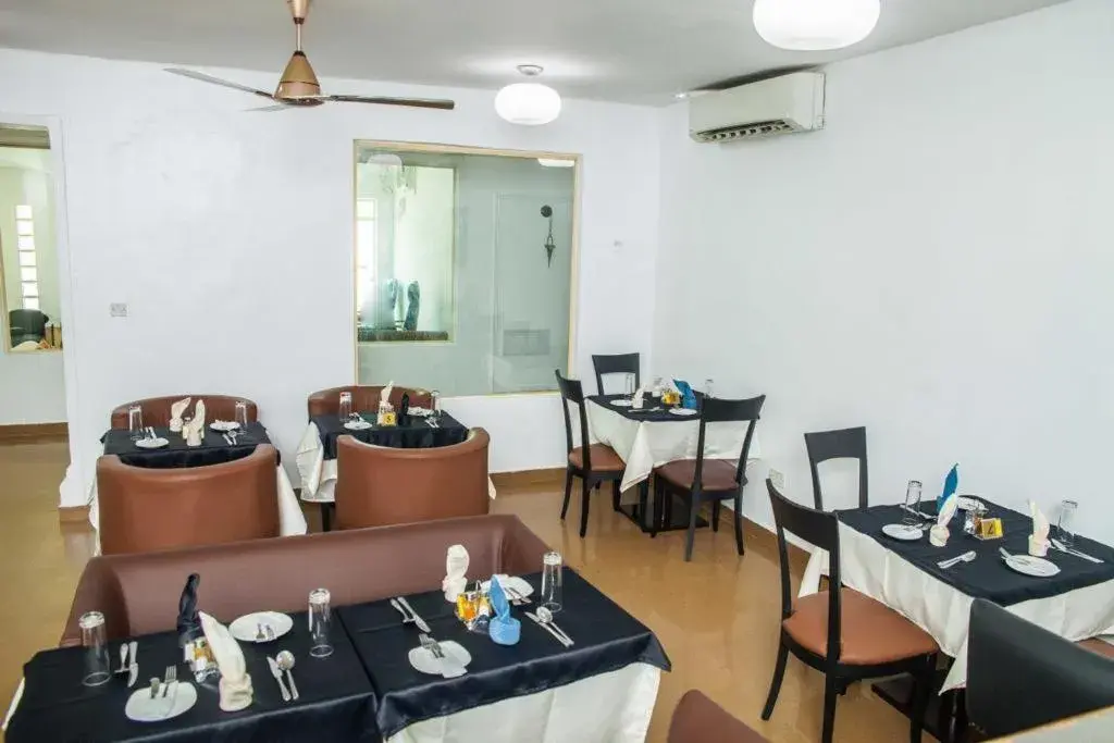 Restaurant/places to eat in G61 Hotel Restaurant/places to eat in G61 Hotel