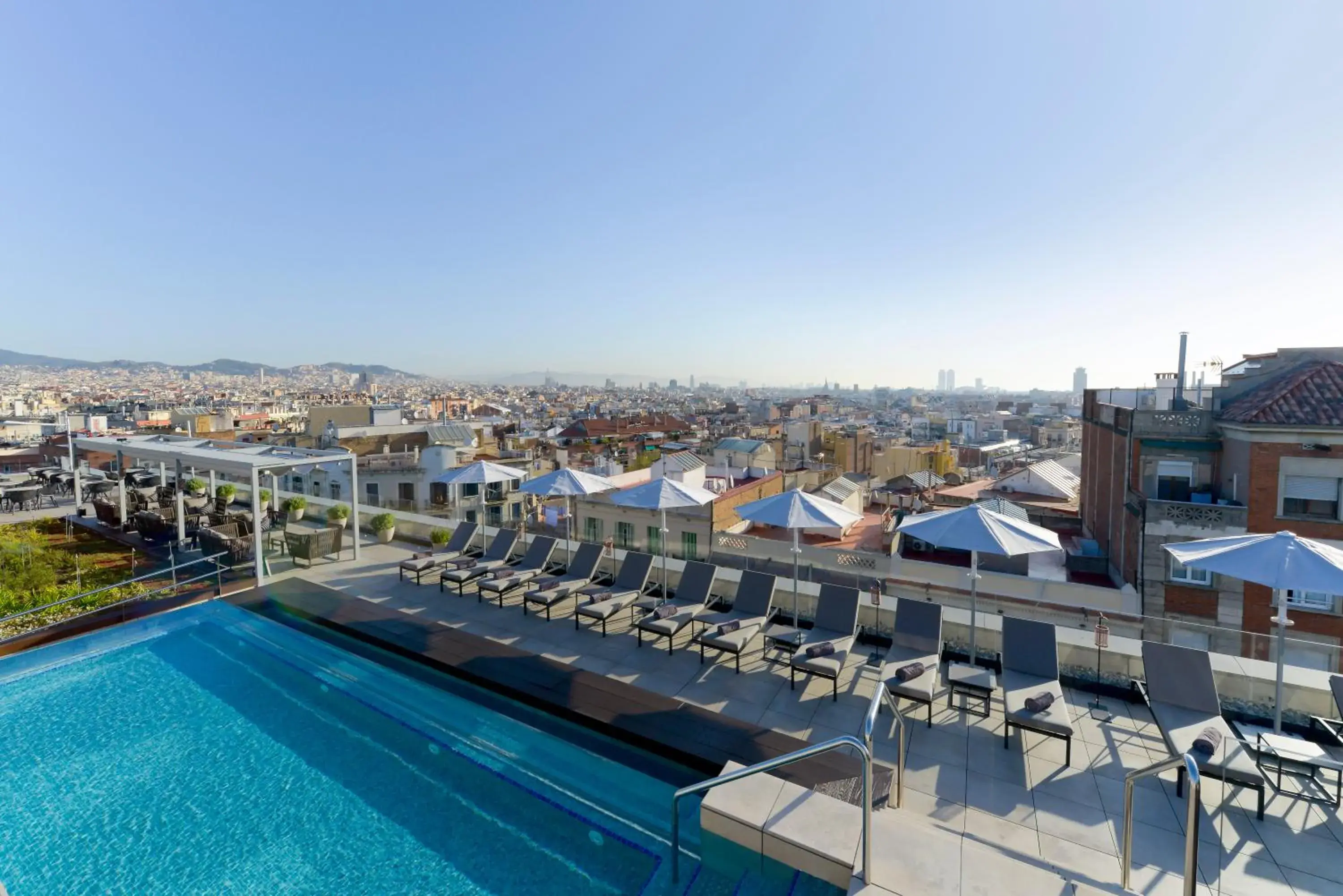 Swimming pool in InterContinental Barcelona by IHG Swimming pool in InterContinental Barcelona by IHG