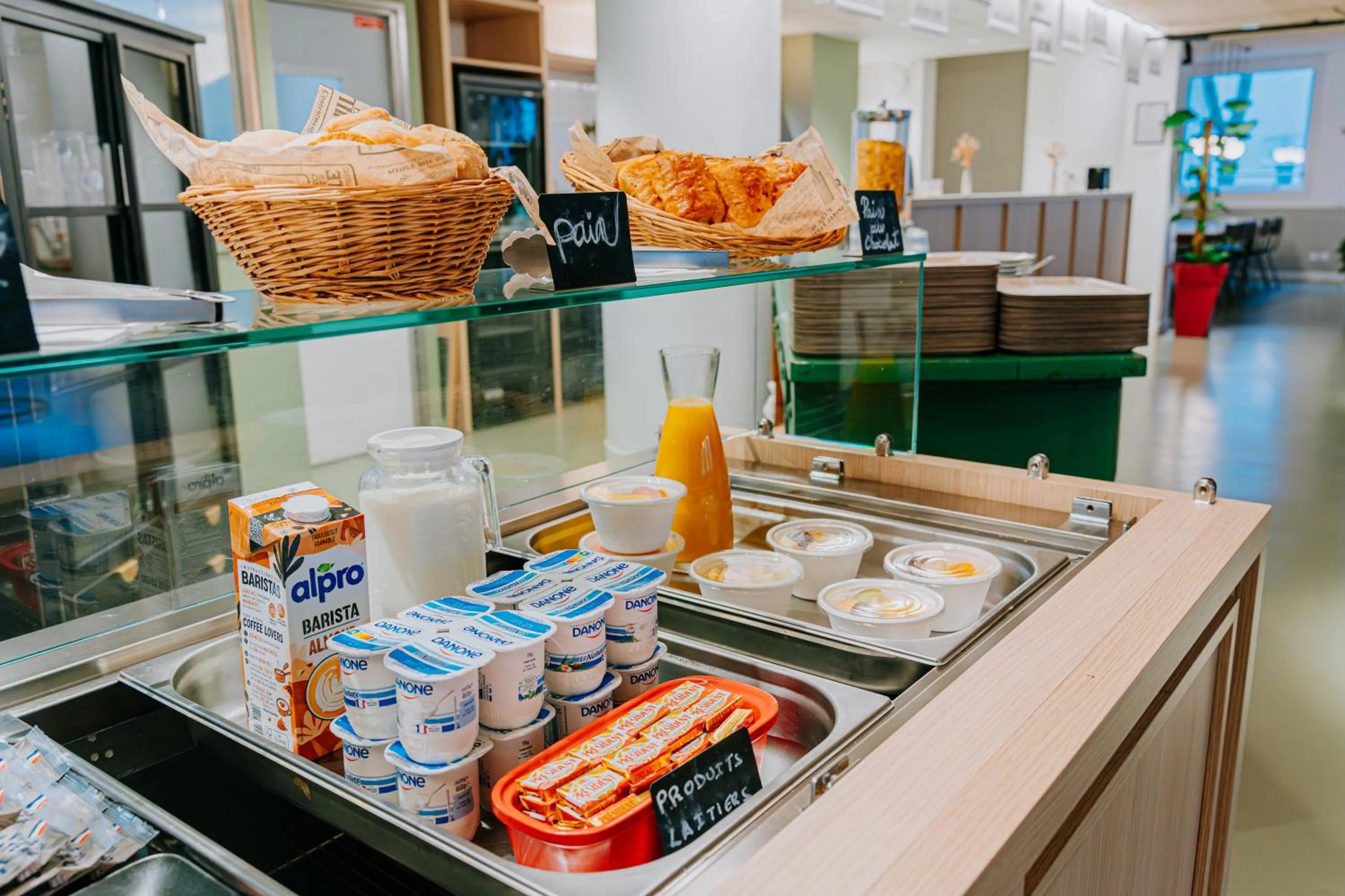 Food in Ecla Paris Noisy-le-Grand