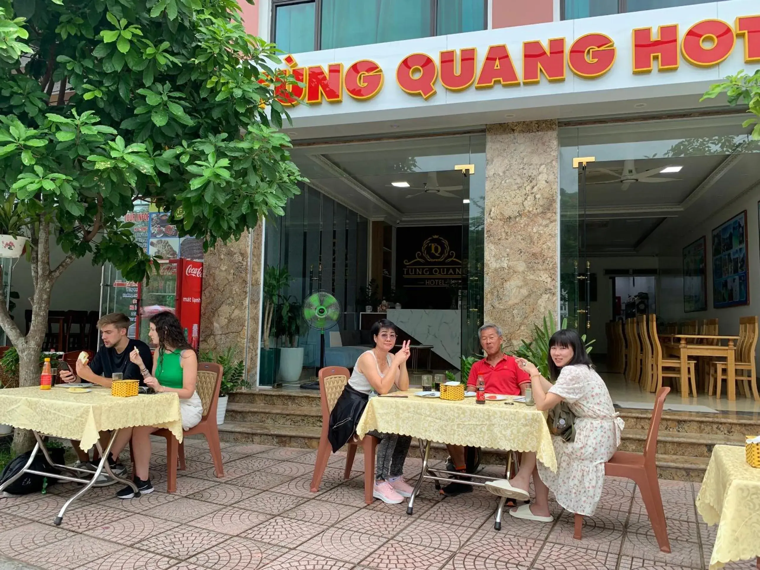 Restaurant/places to eat in Tung Quang Hotel Restaurant/places to eat in Tung Quang Hotel