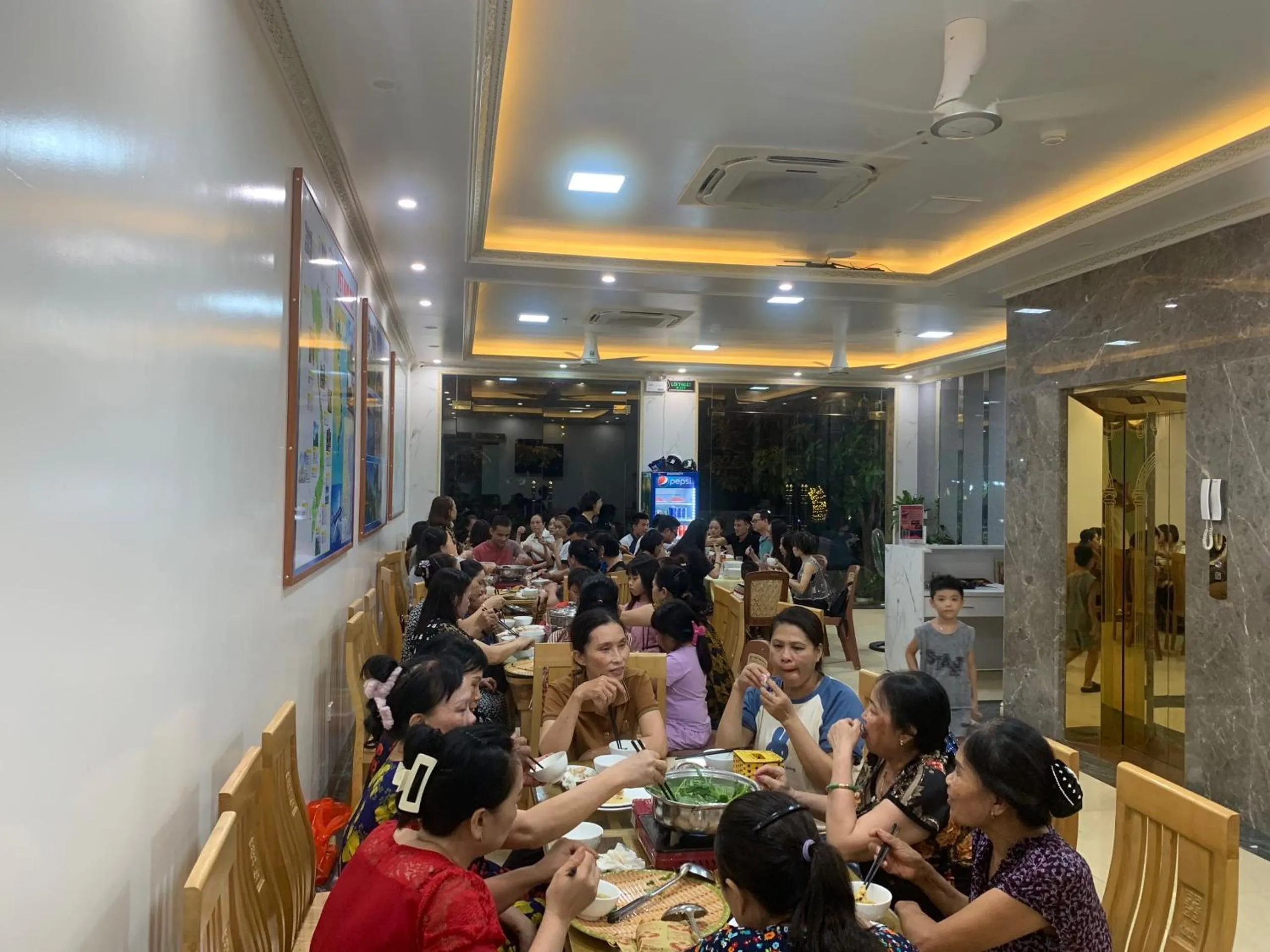 Restaurant/places to eat in Tung Quang Hotel
