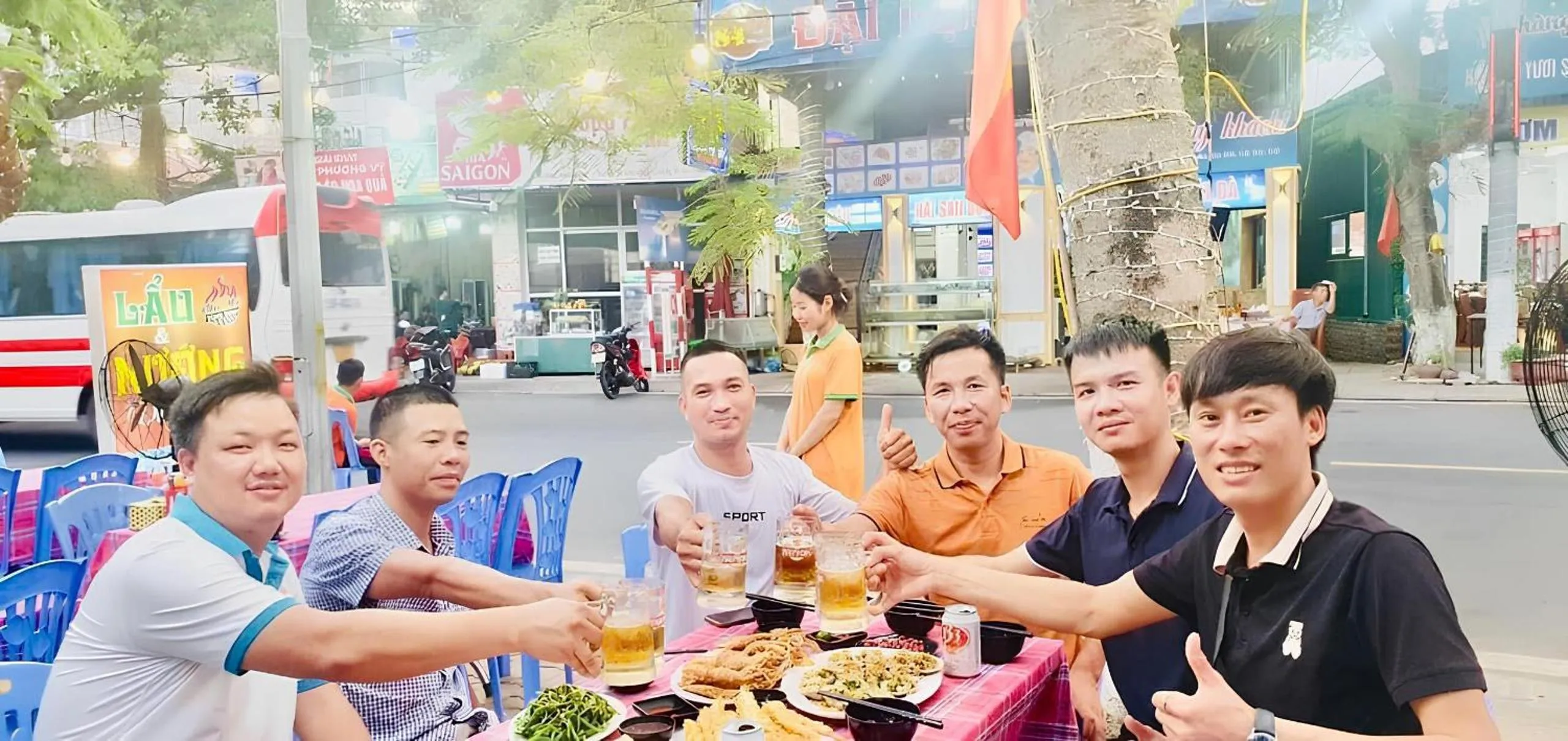 Restaurant/places to eat in Tung Quang Hotel