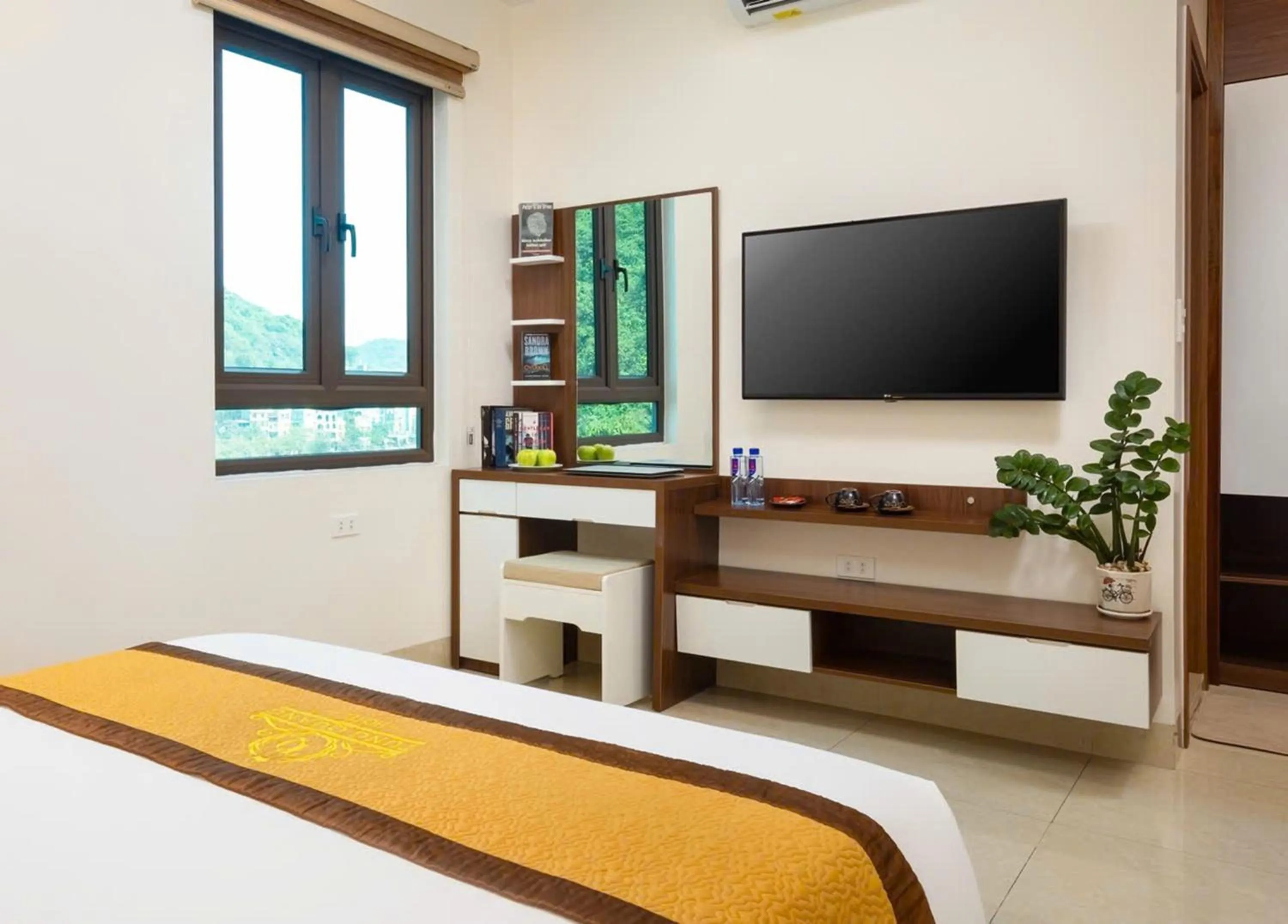 Bedroom in Tung Quang Hotel