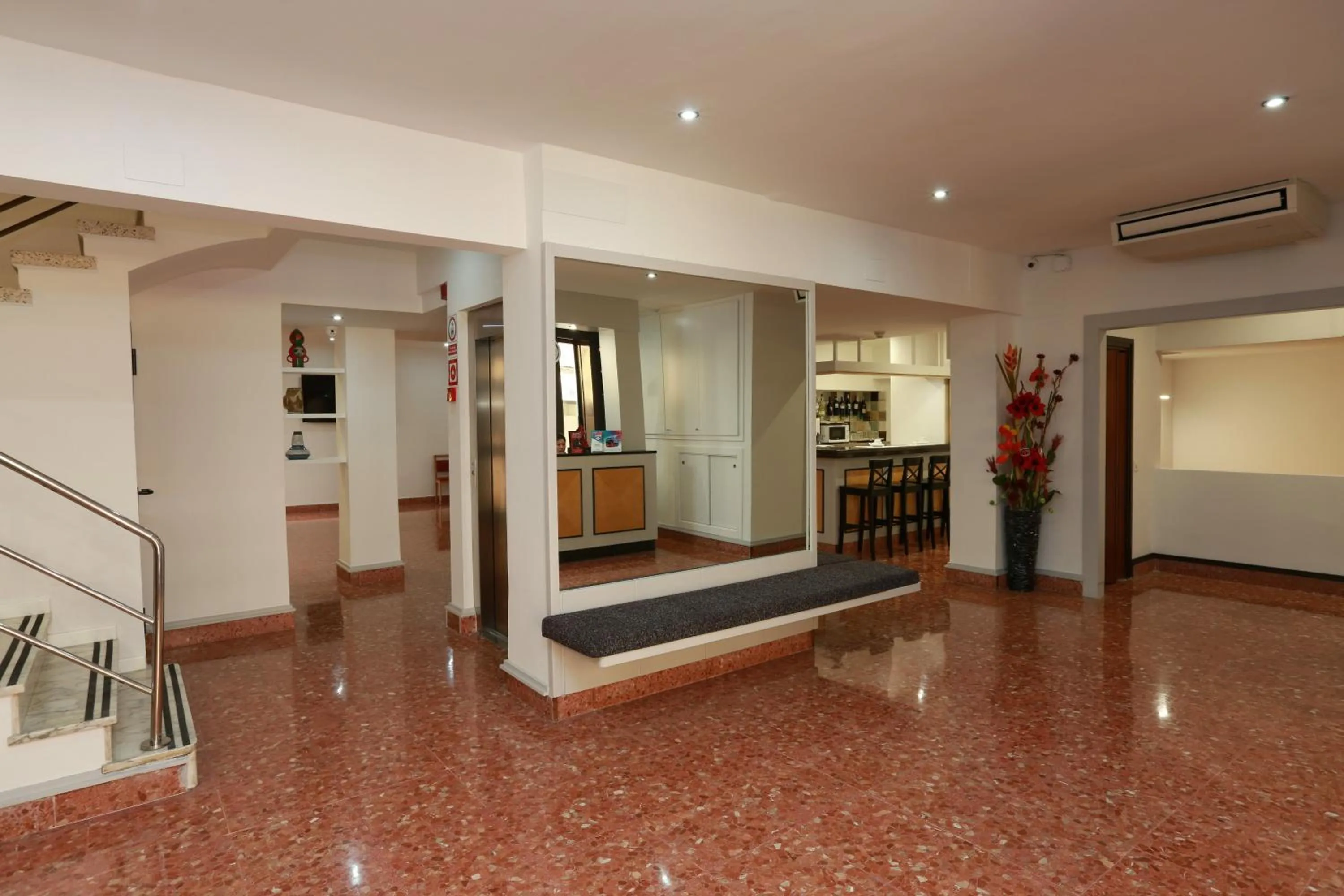 Lobby or reception in Hotel Alguer Camp Nou