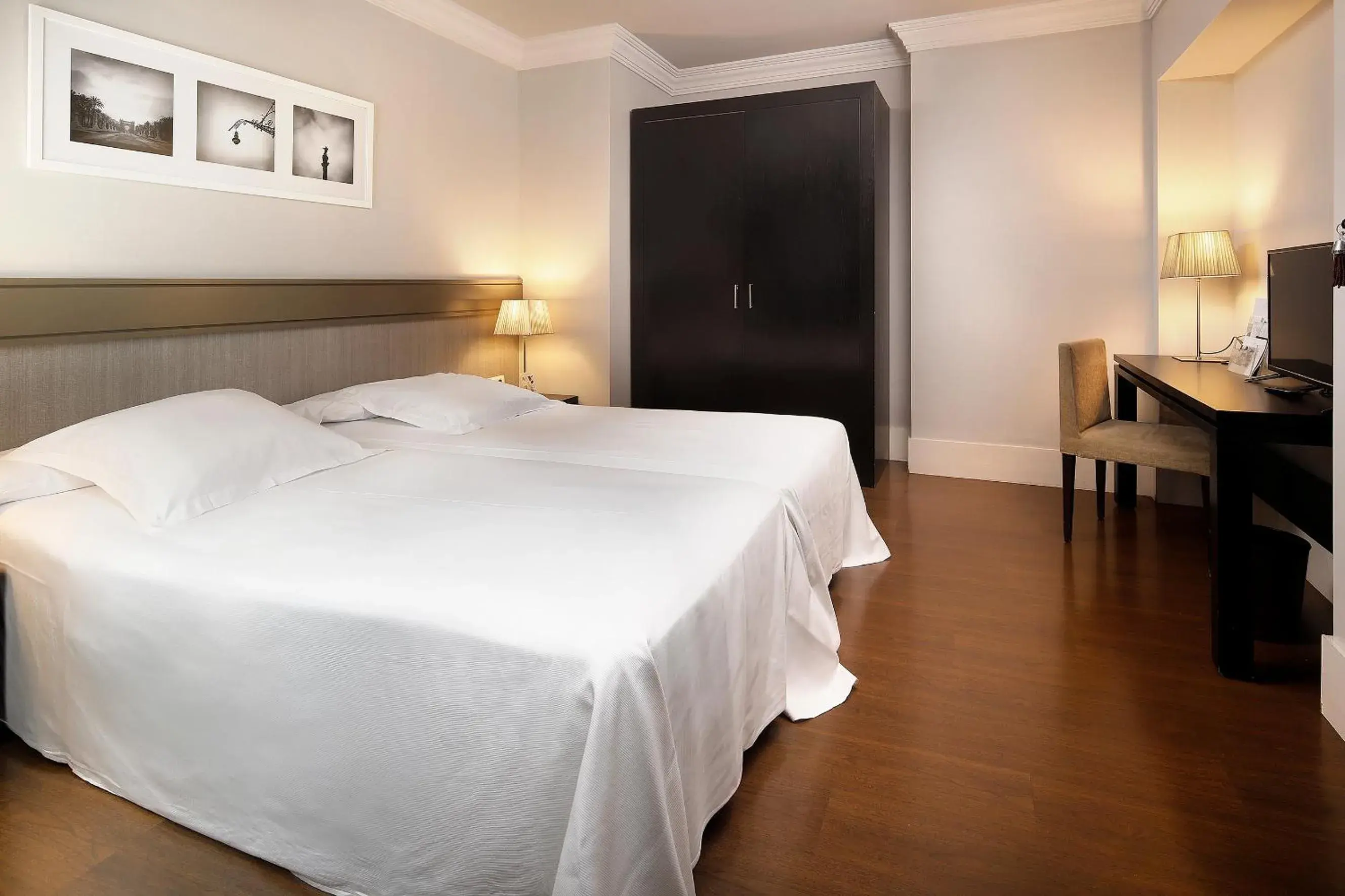 Photo of the whole room, Bed in Hotel Condado Photo of the whole room, Bed in Hotel Condado