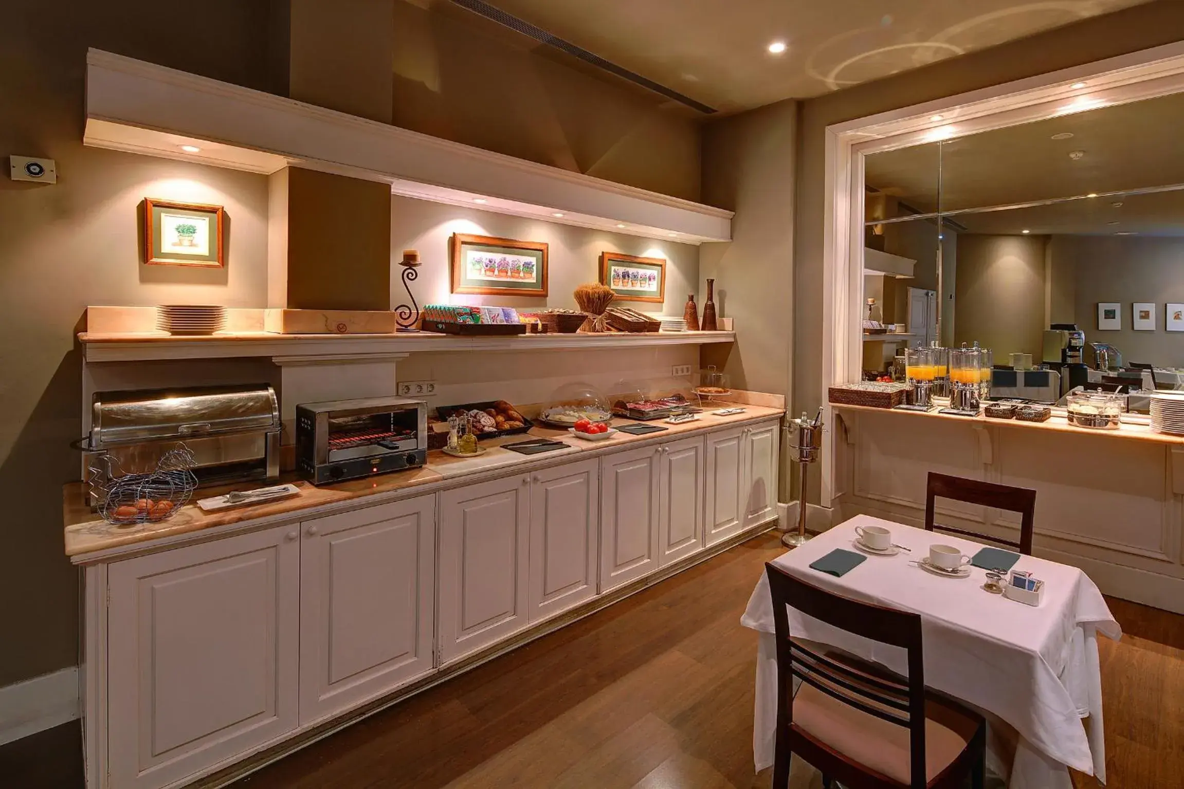 Restaurant/places to eat in Hotel Condado Restaurant/places to eat in Hotel Condado