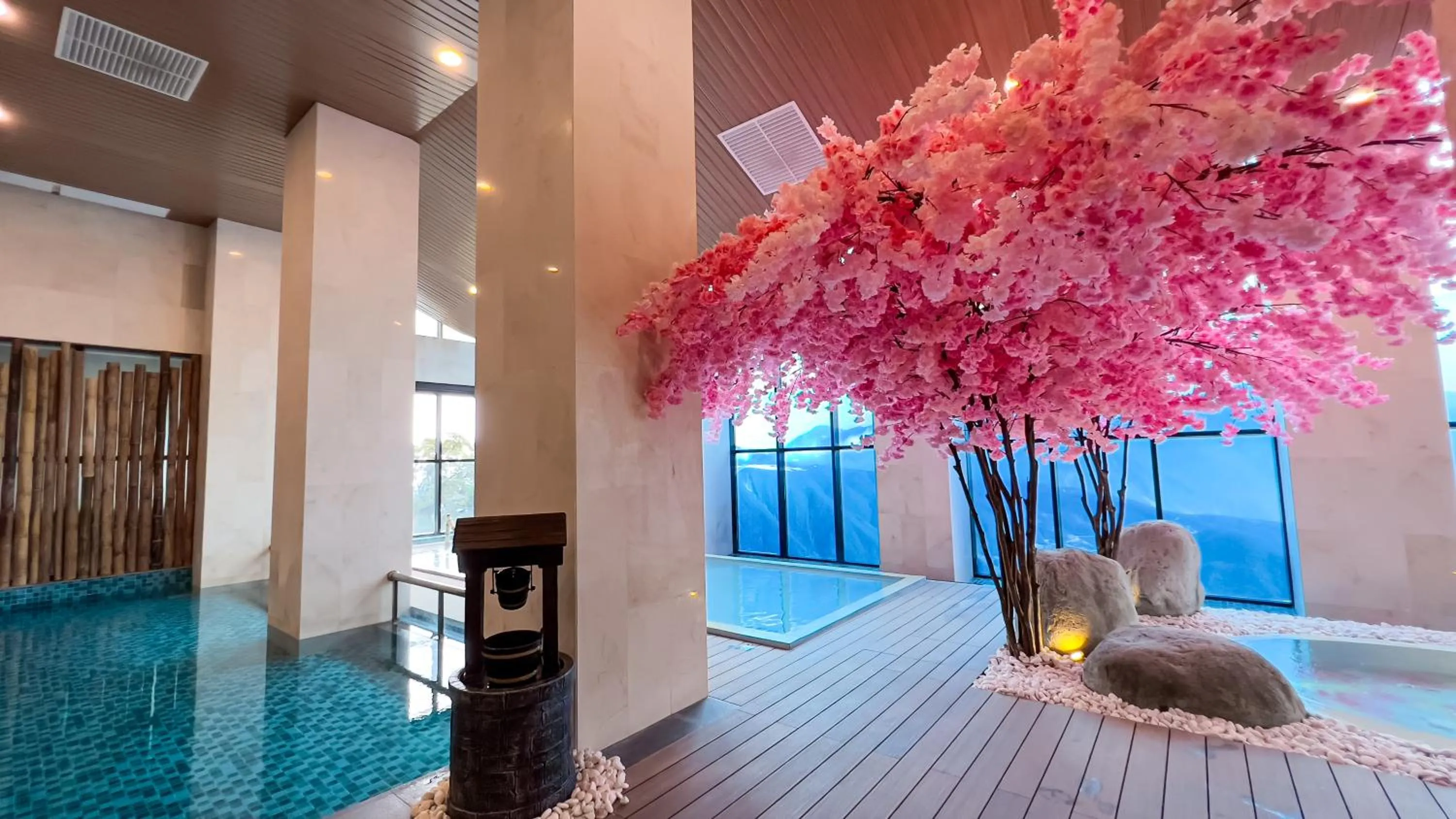 Hot Spring Bath in The Yanné, Onsen Hotel