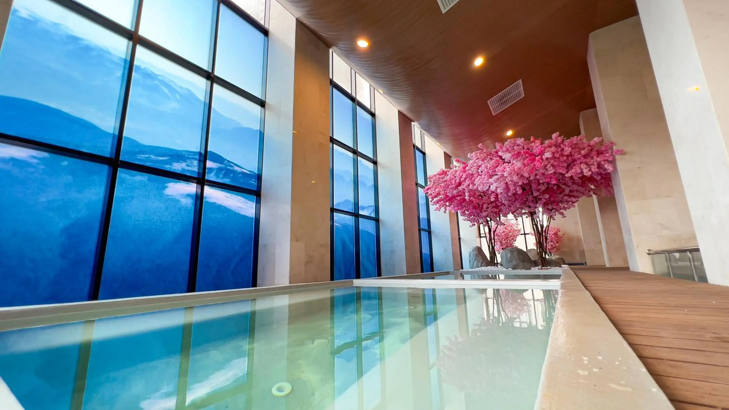 The Yanné, Onsen Hotel