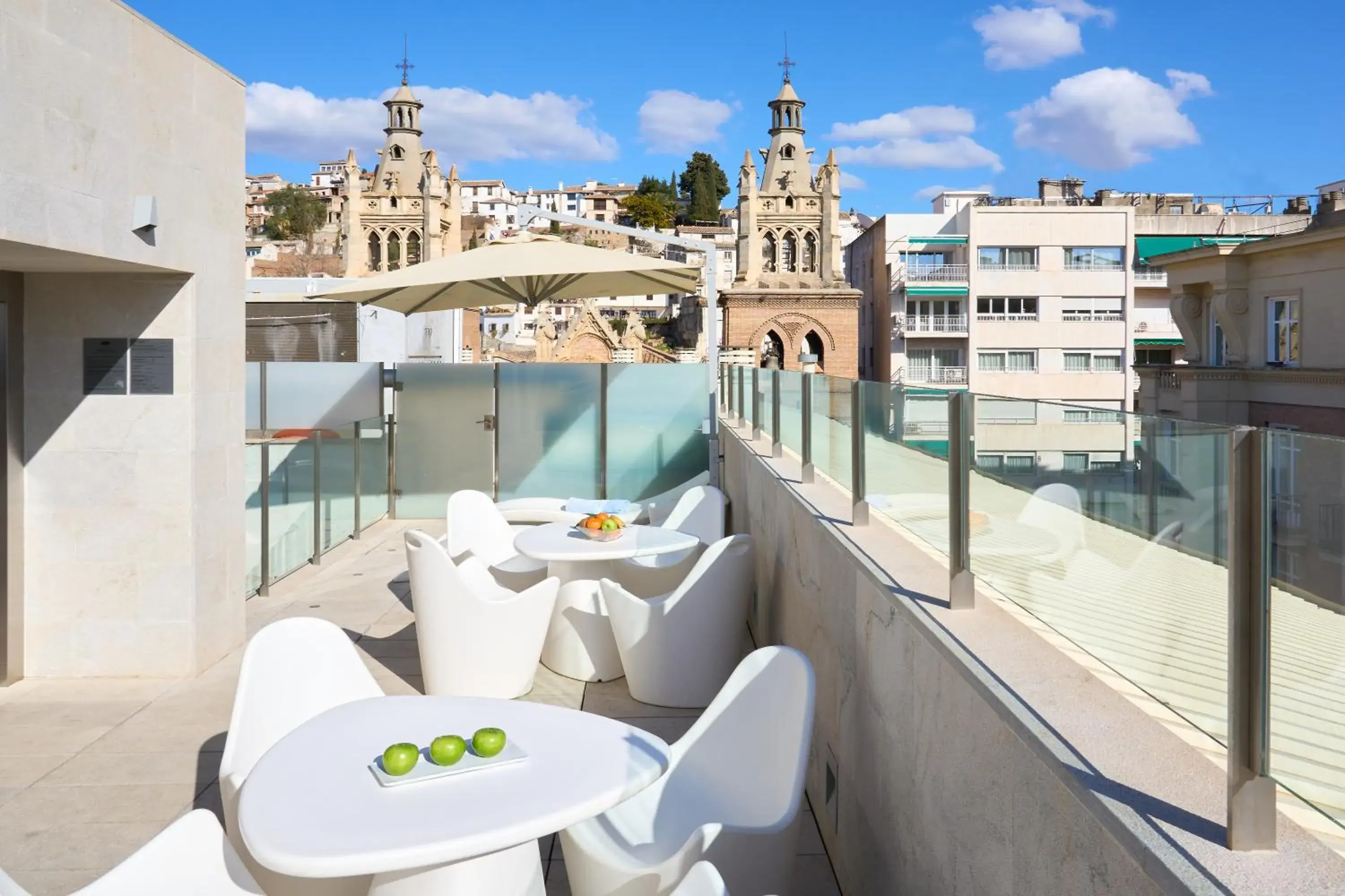 Swimming pool in Hotel Maciá Granada Five Senses Rooms & Suites Swimming pool in Hotel Maciá Granada Five Senses Rooms & Suites