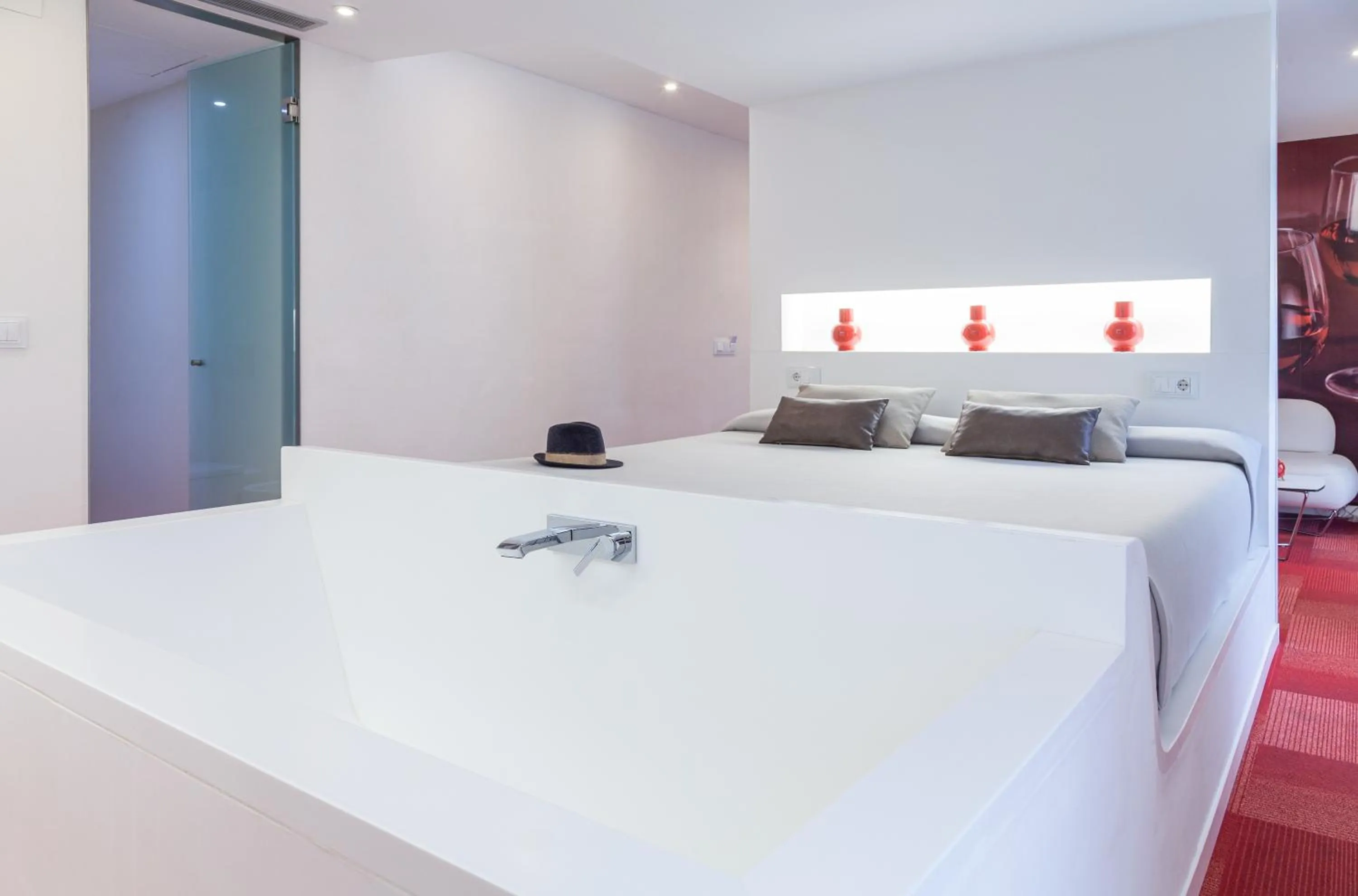 Photo of the whole room, Bed in Hotel Maciá Granada Five Senses Rooms & Suites