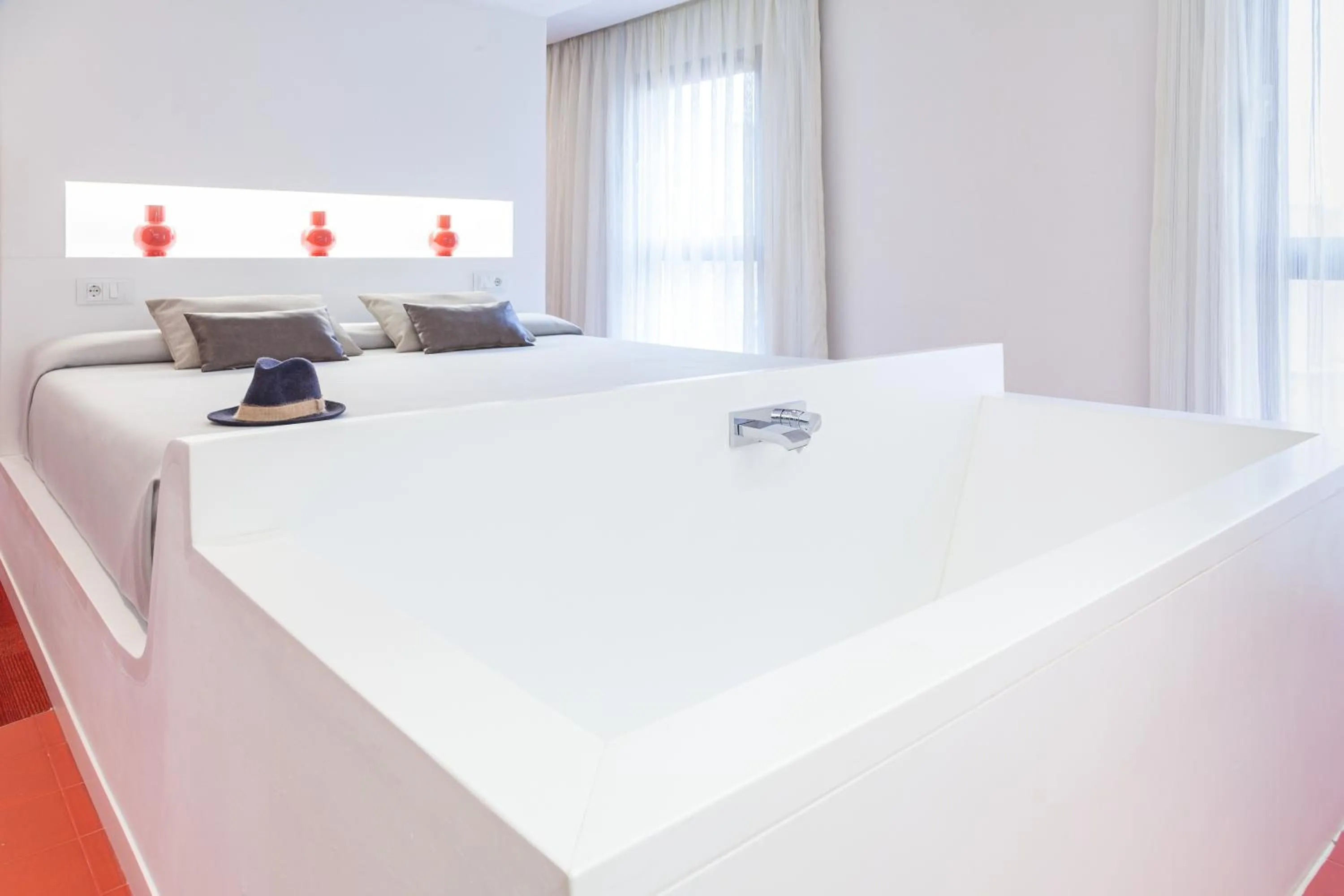 Photo of the whole room, Bed in Hotel Maciá Granada Five Senses Rooms & Suites