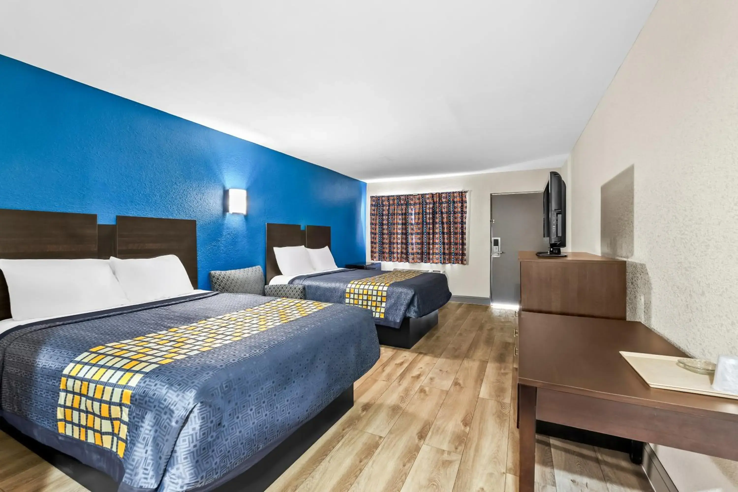 Standard Double Room in Red Carpet Inn and Suites Standard Double Room in Red Carpet Inn and Suites