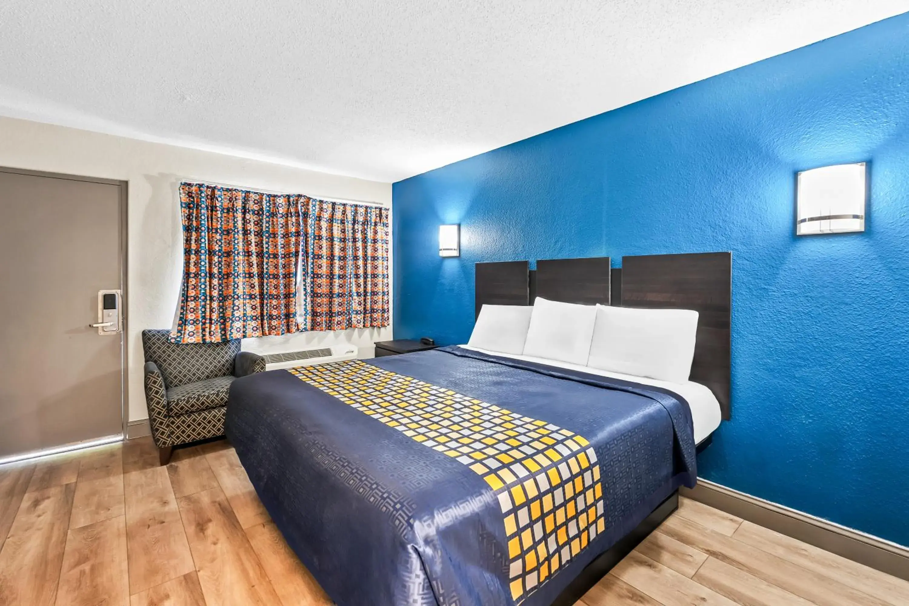 Standard King Room in Red Carpet Inn and Suites Standard King Room in Red Carpet Inn and Suites