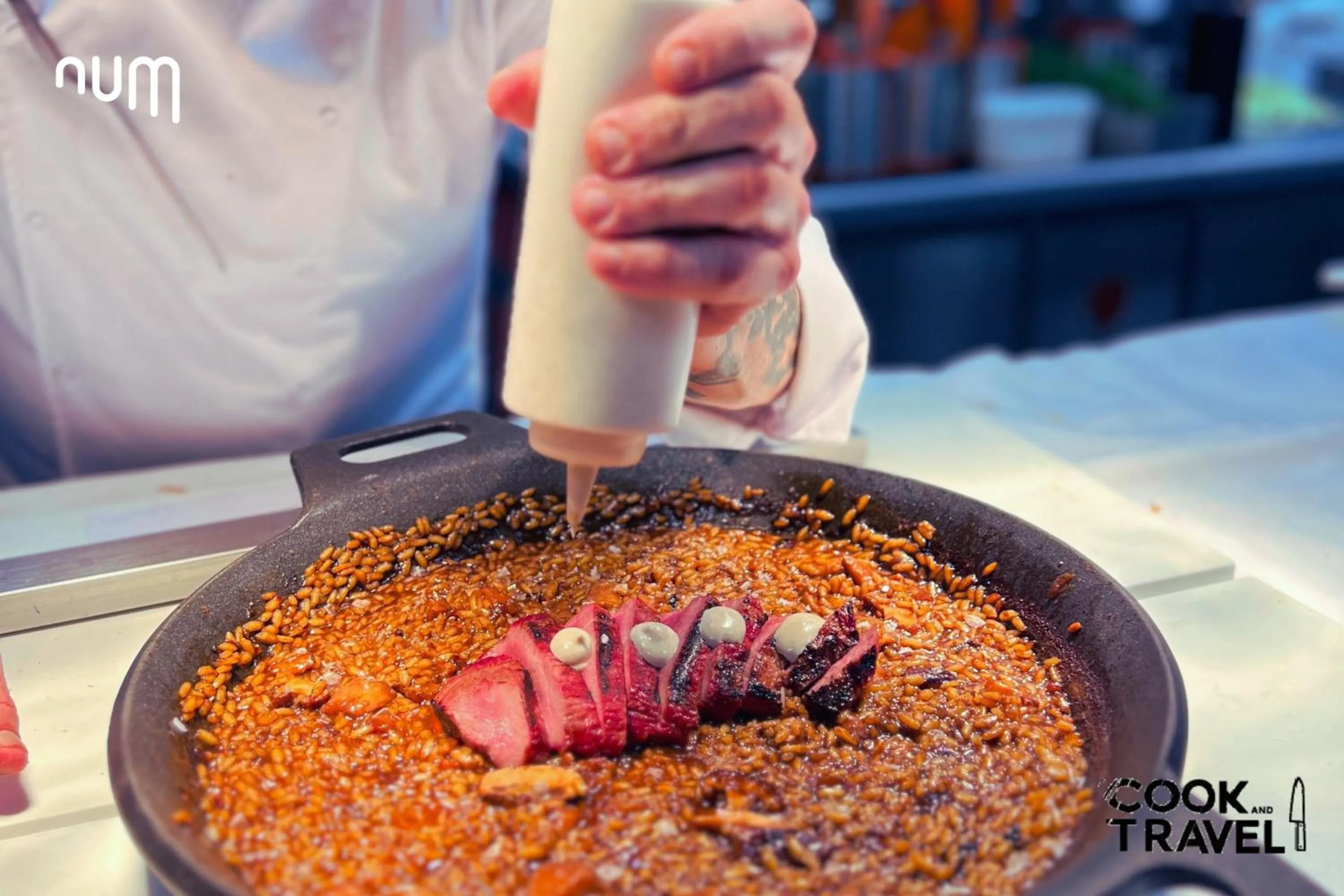 Restaurant/places to eat in Num Hotel