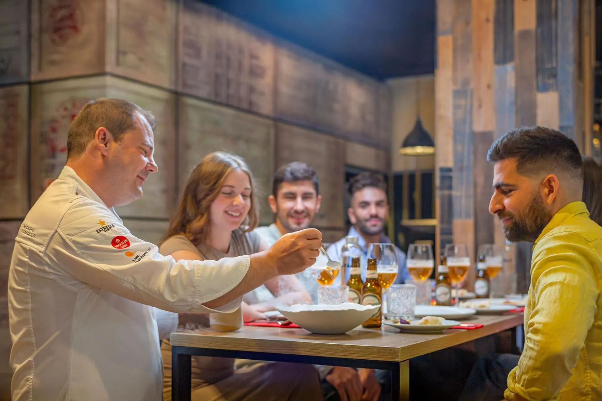 Restaurant/places to eat in Num Hotel