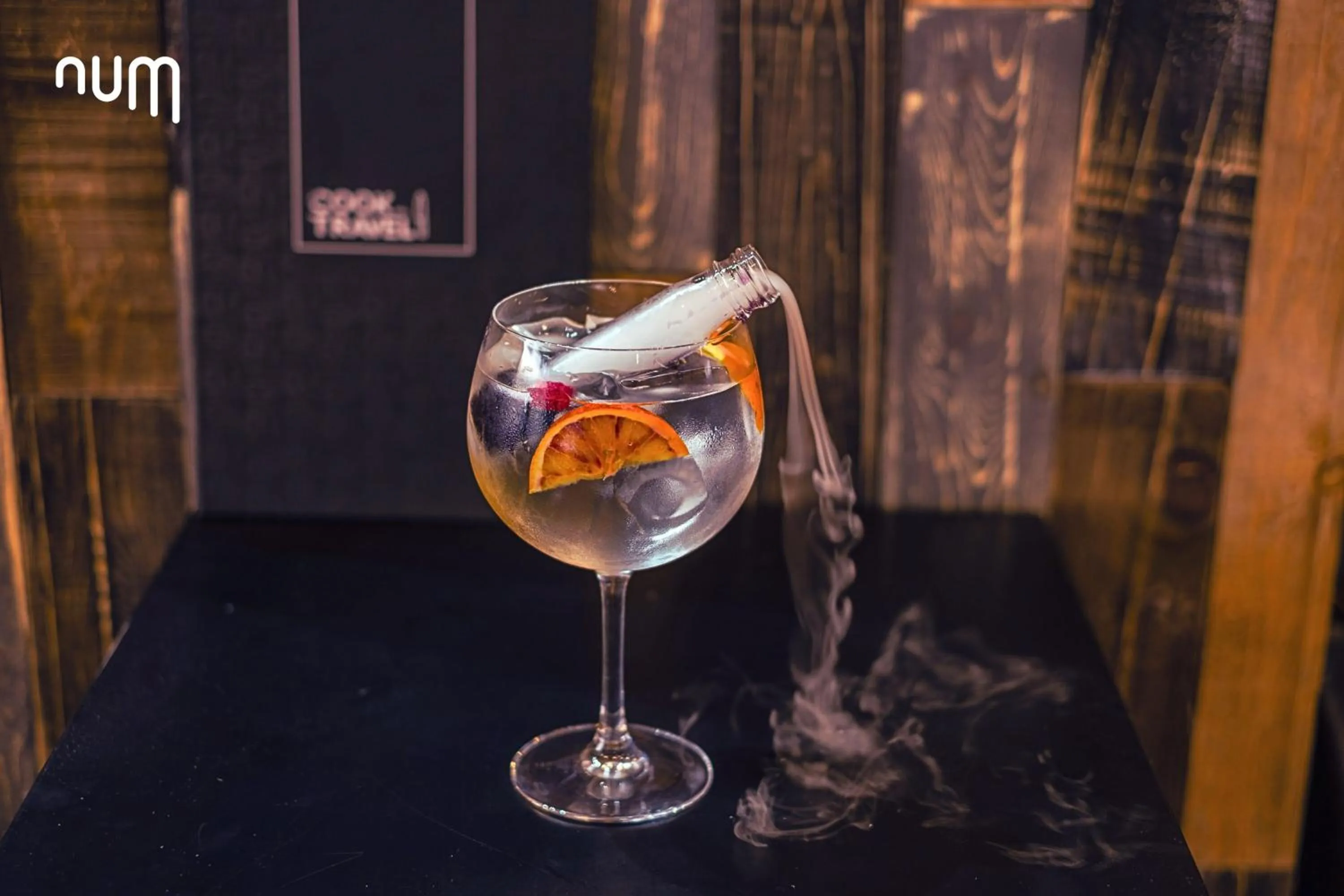 Restaurant/places to eat in Num Hotel