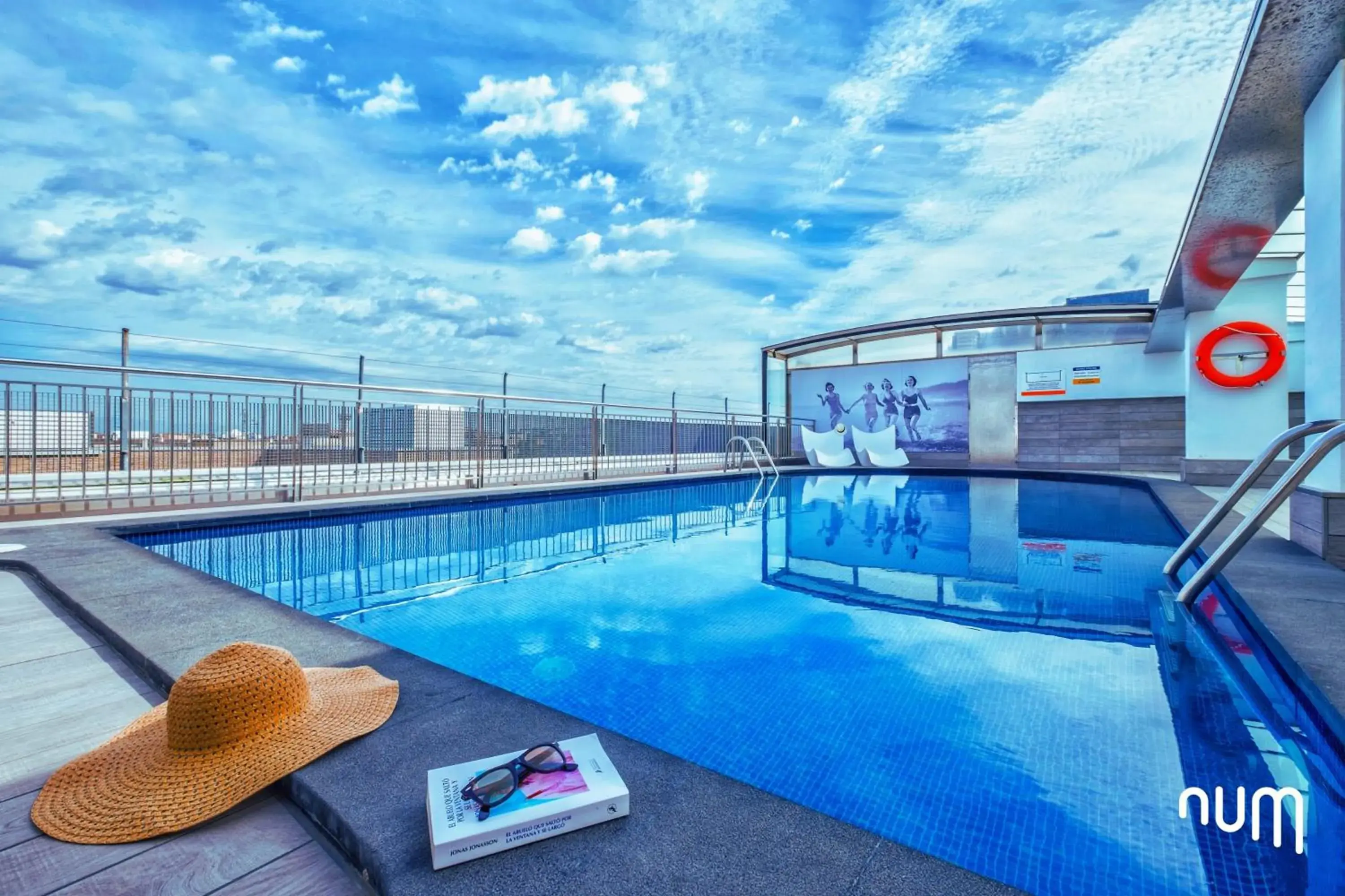 Swimming pool in Num Hotel Swimming pool in Num Hotel