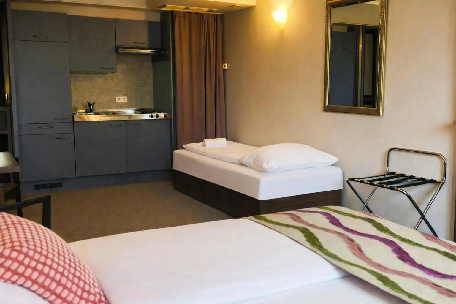 Photo of the whole room, Bed in 24hours Apartment Hotel