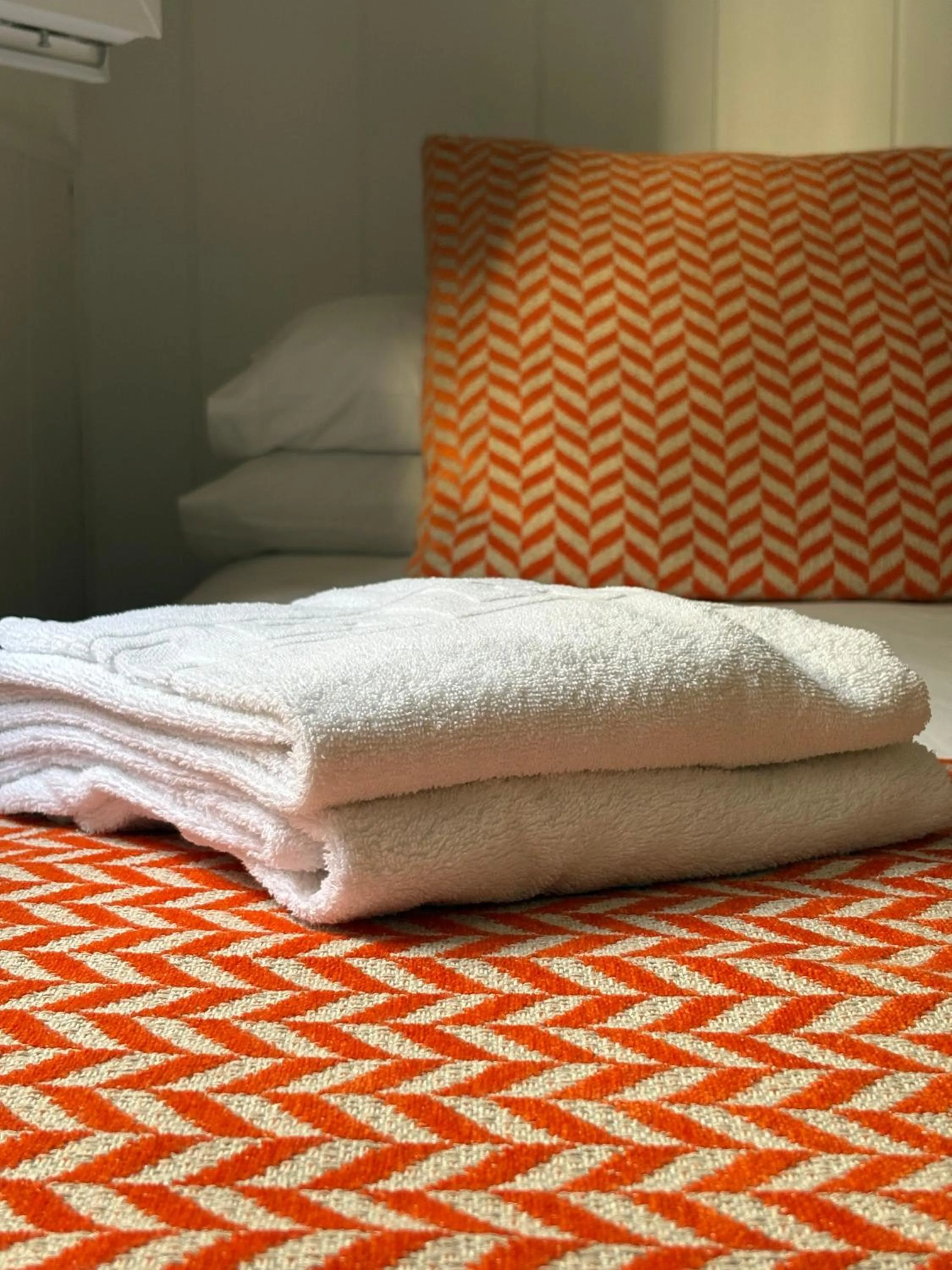 towels, Bed in Elcano