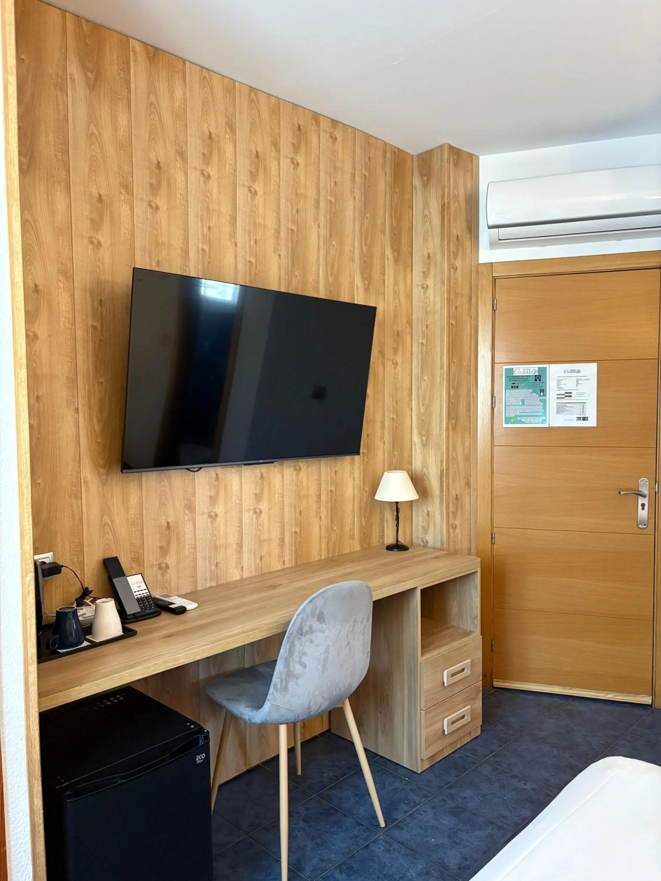 Bedroom, Bed in Elcano