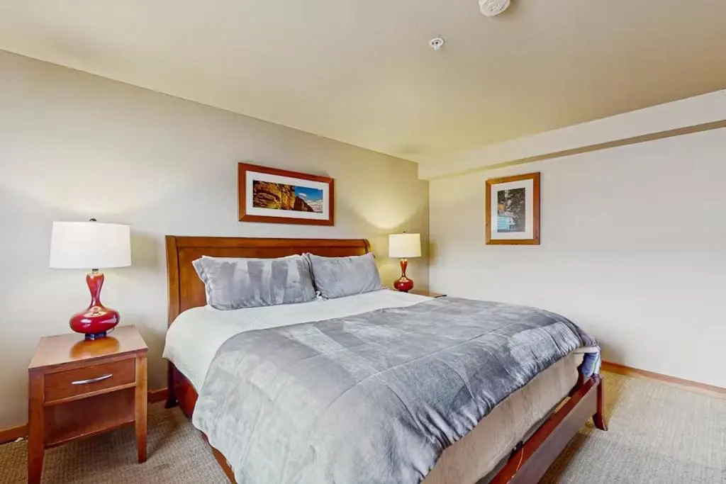 Bed in Driftin' Cabanas