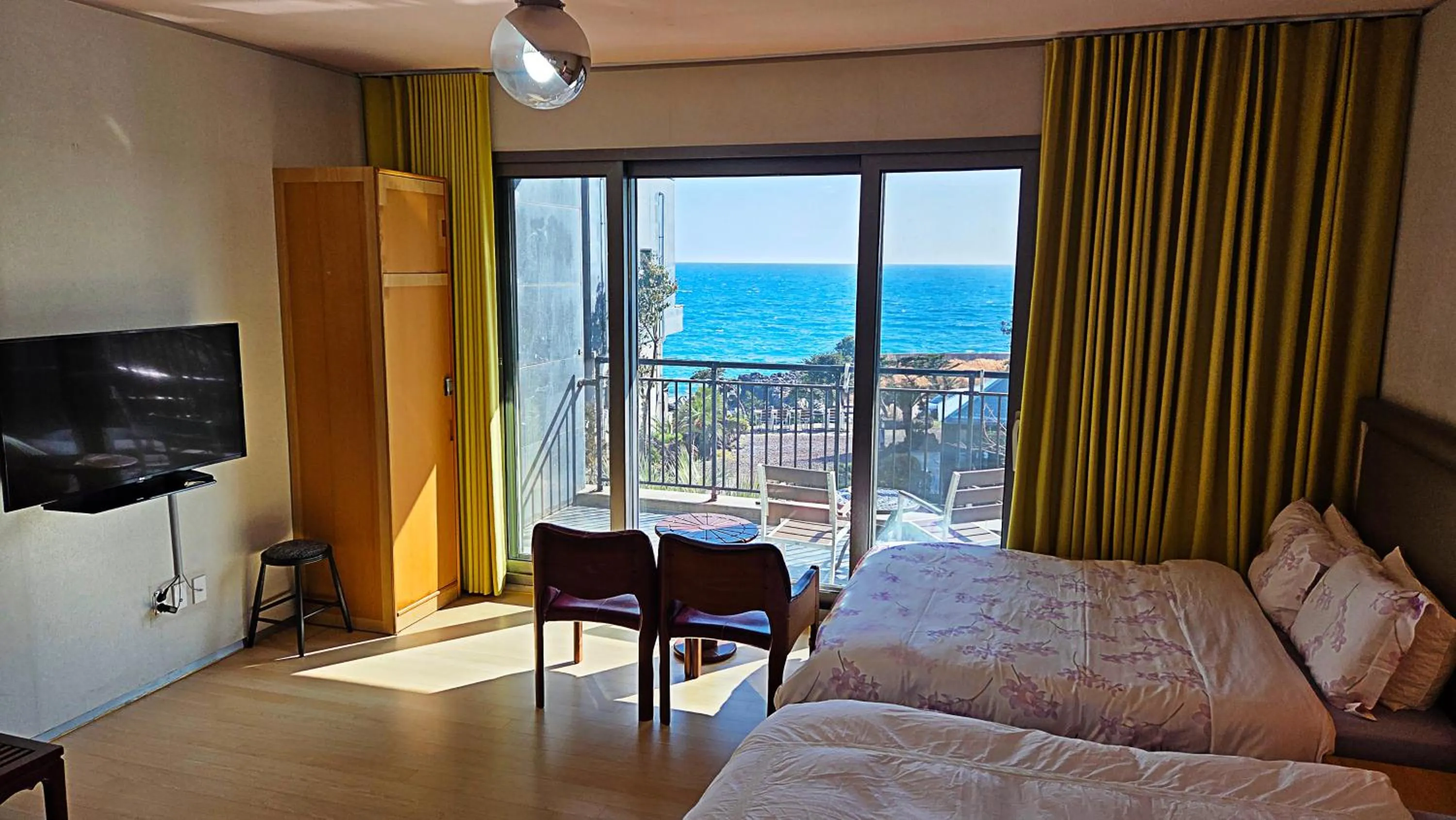 View (from property/room), Bed in OROJEJU