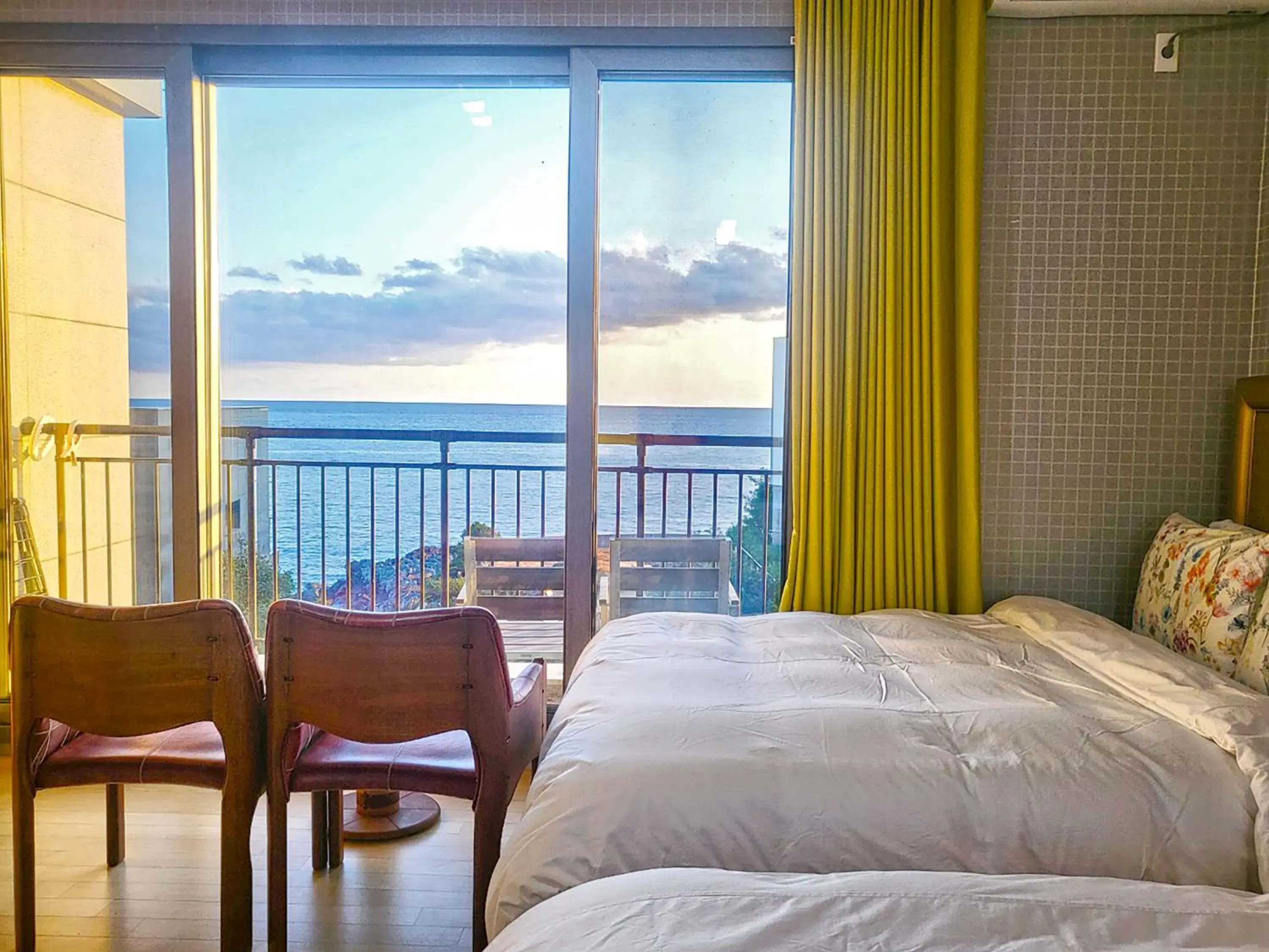 Sea view, Bed in OROJEJU Sea view, Bed in OROJEJU