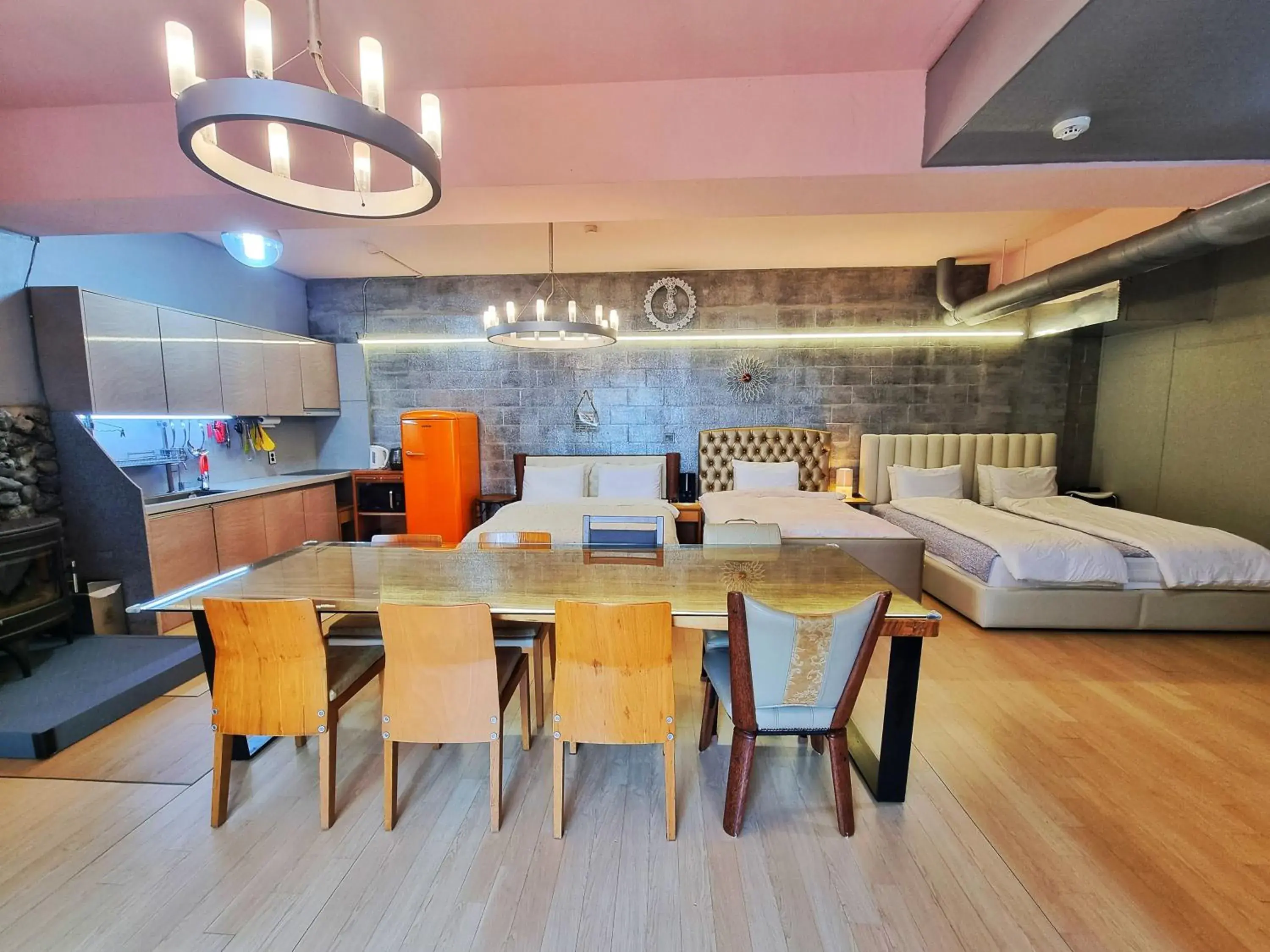 Photo of the whole room, Bed in OROJEJU Photo of the whole room, Bed in OROJEJU