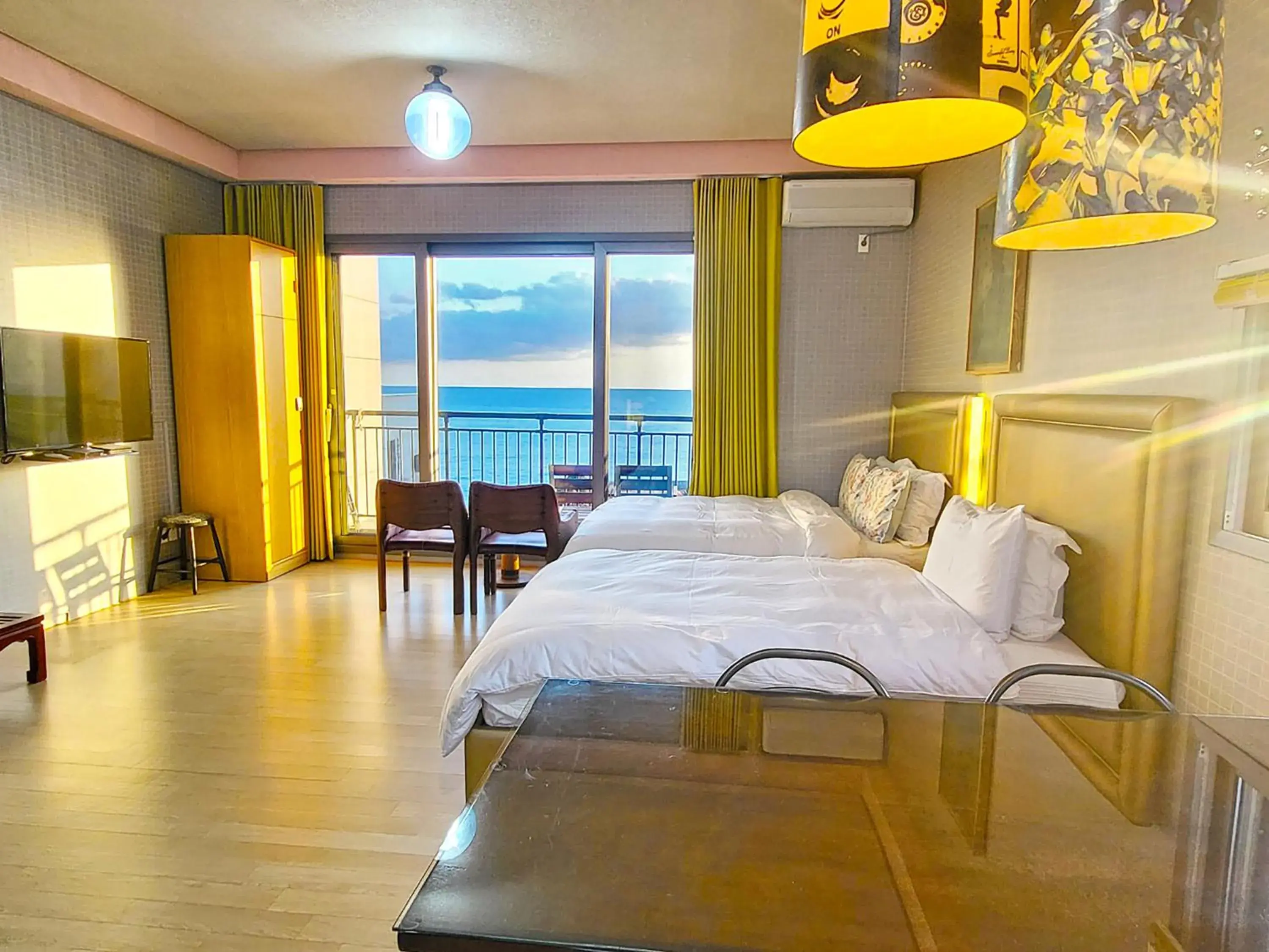 Photo of the whole room, Bed in OROJEJU Photo of the whole room, Bed in OROJEJU