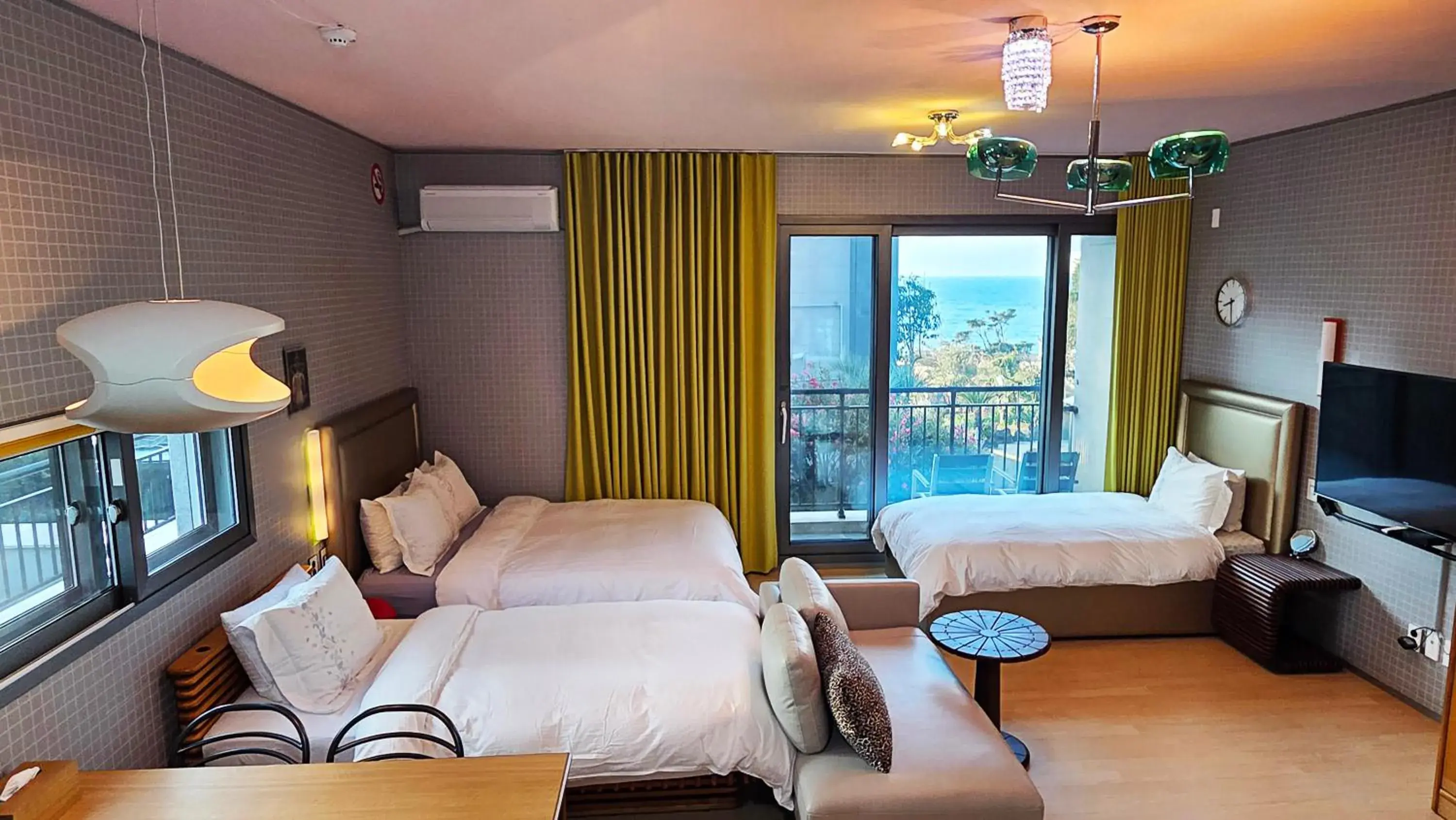 View (from property/room), Bed in OROJEJU View (from property/room), Bed in OROJEJU