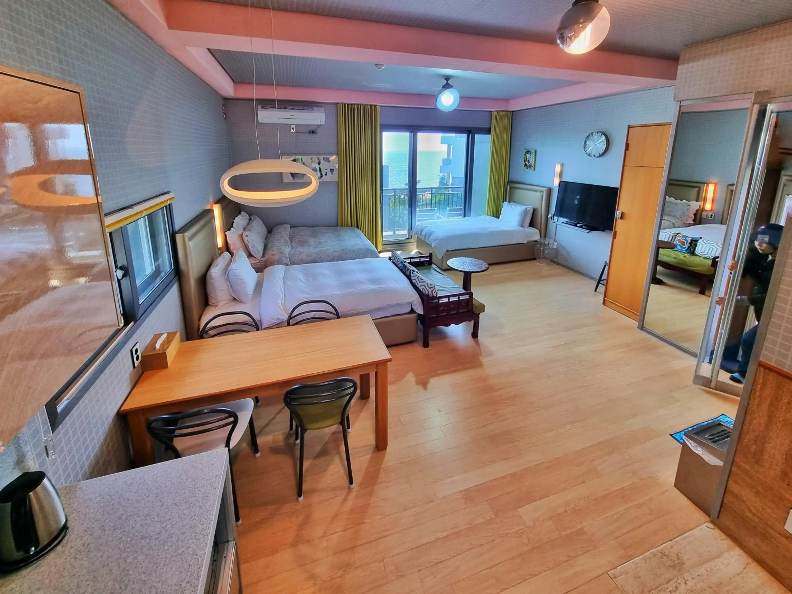 Photo of the whole room, Bed in OROJEJU Photo of the whole room, Bed in OROJEJU