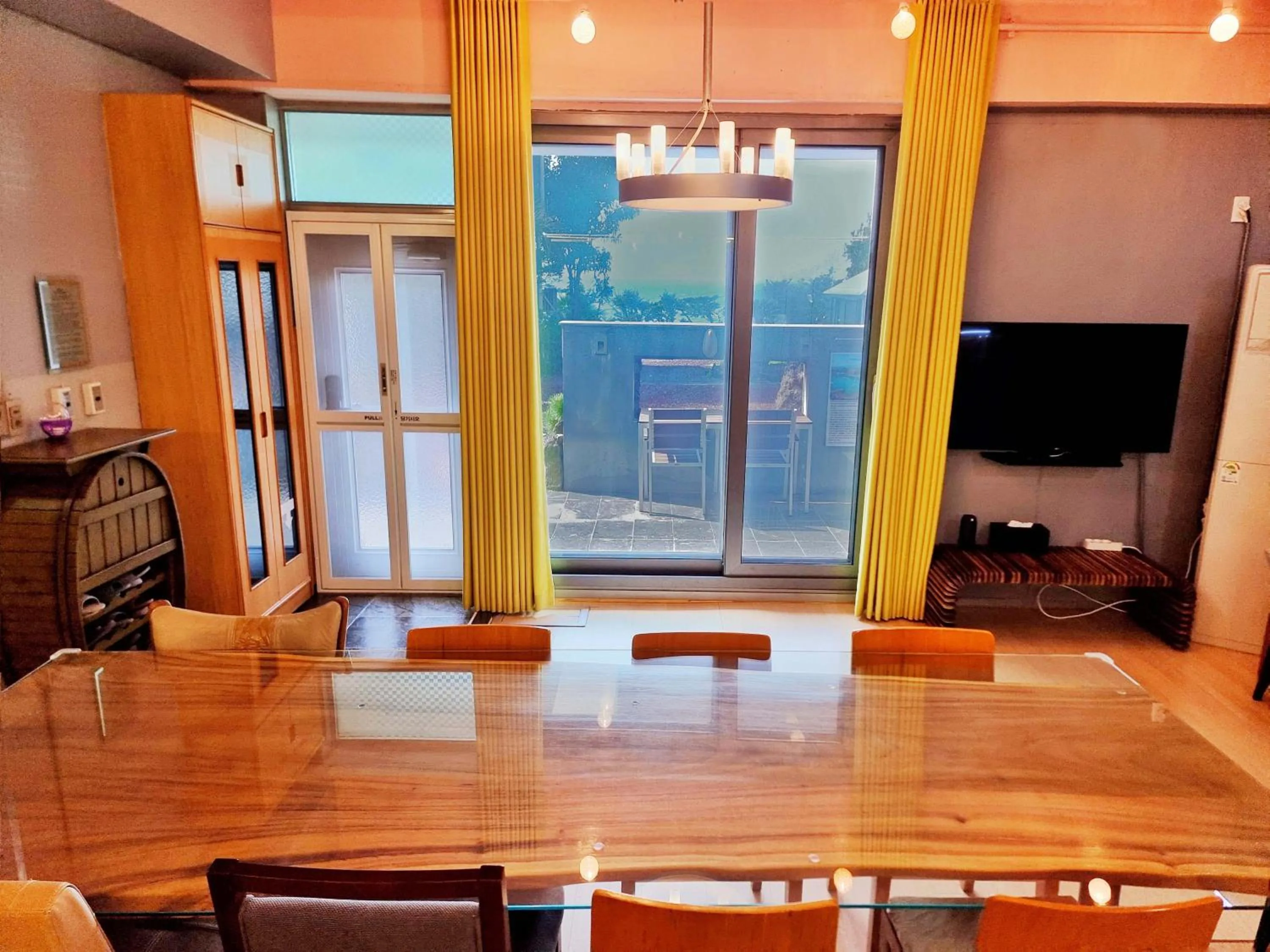 Dining area in OROJEJU