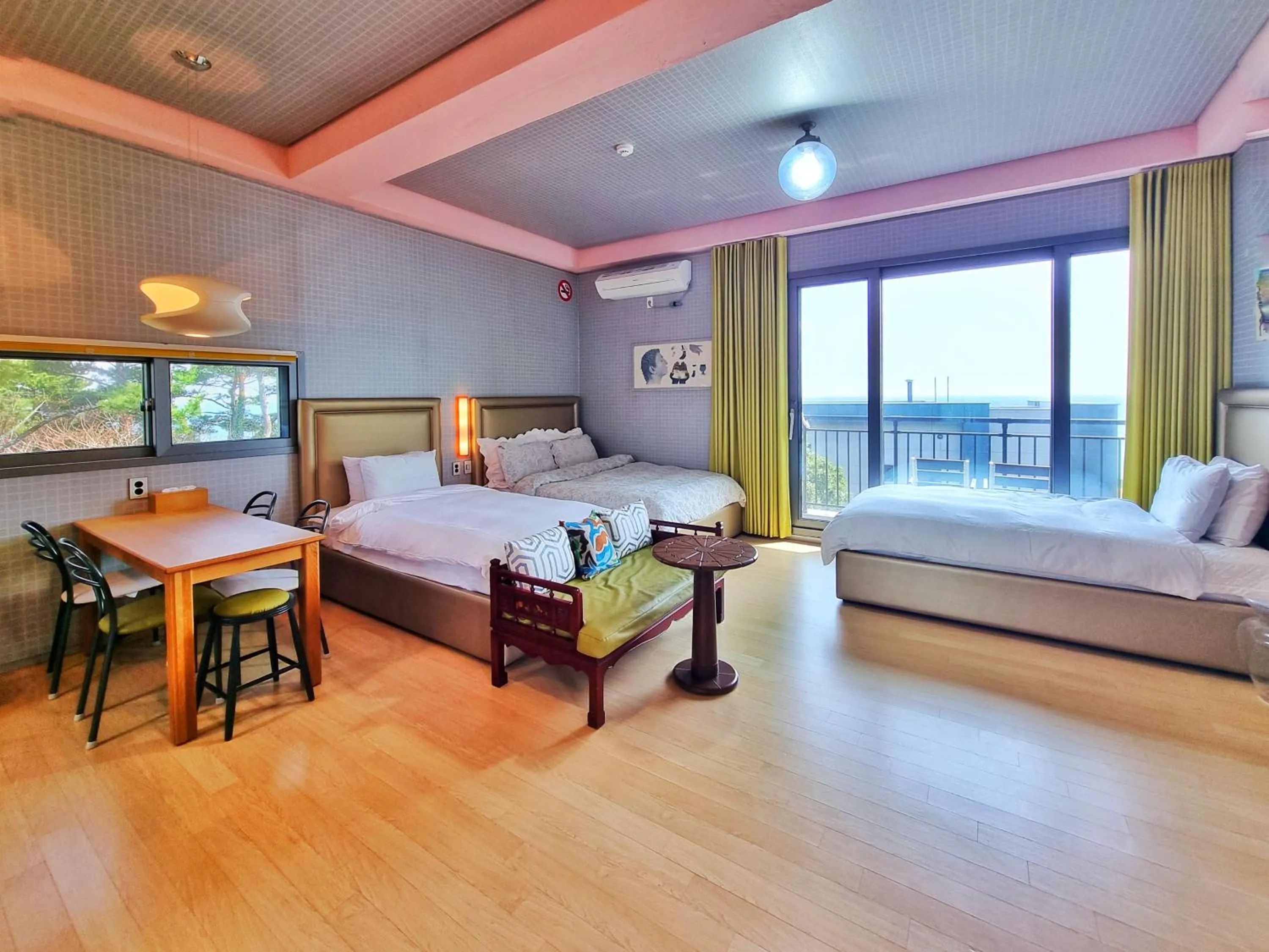 Photo of the whole room, Bed in OROJEJU