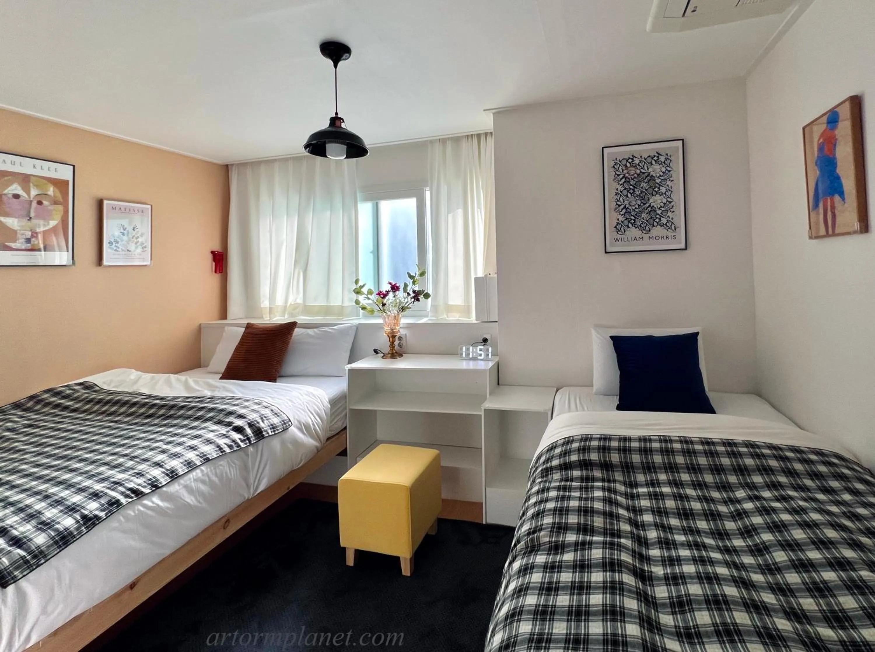 Photo of the whole room, Bed in ARA125
