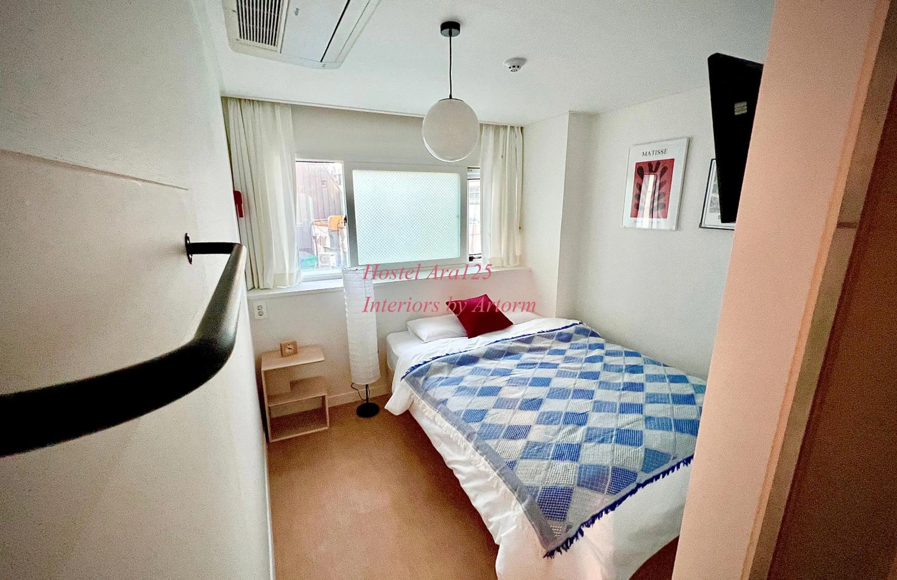 Photo of the whole room, Bed in ARA125