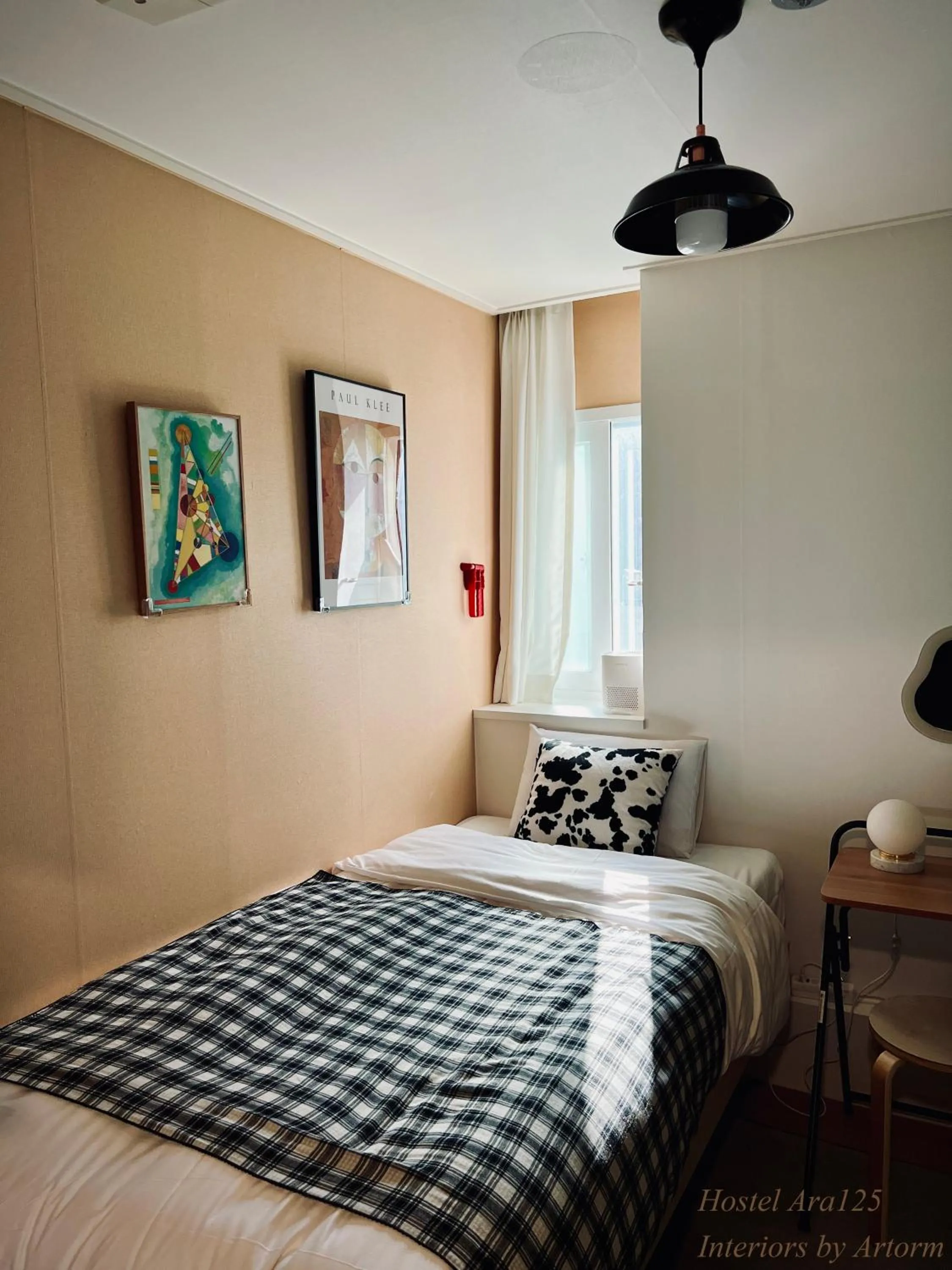 Photo of the whole room, Bed in ARA125