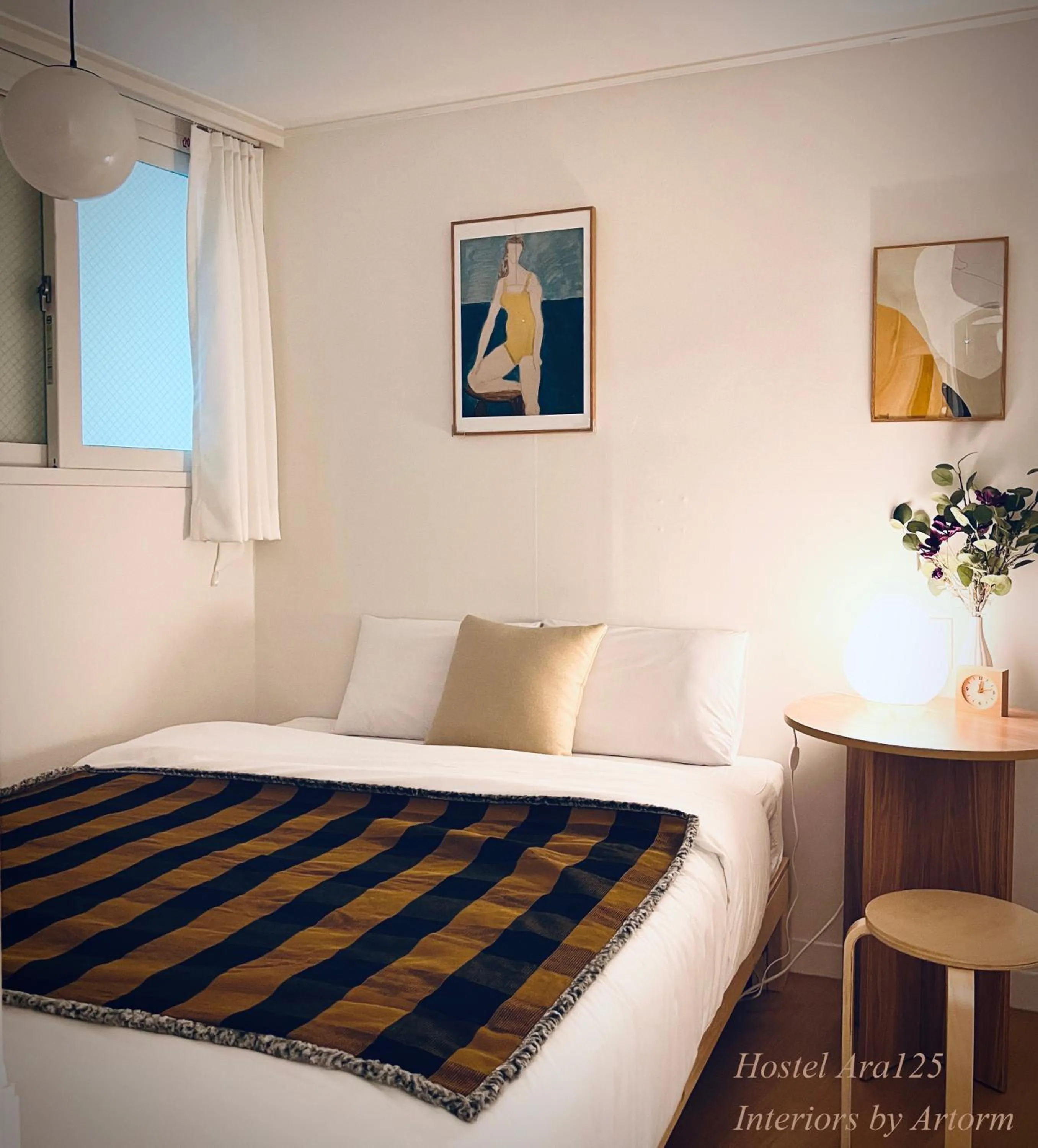 Photo of the whole room, Bed in ARA125