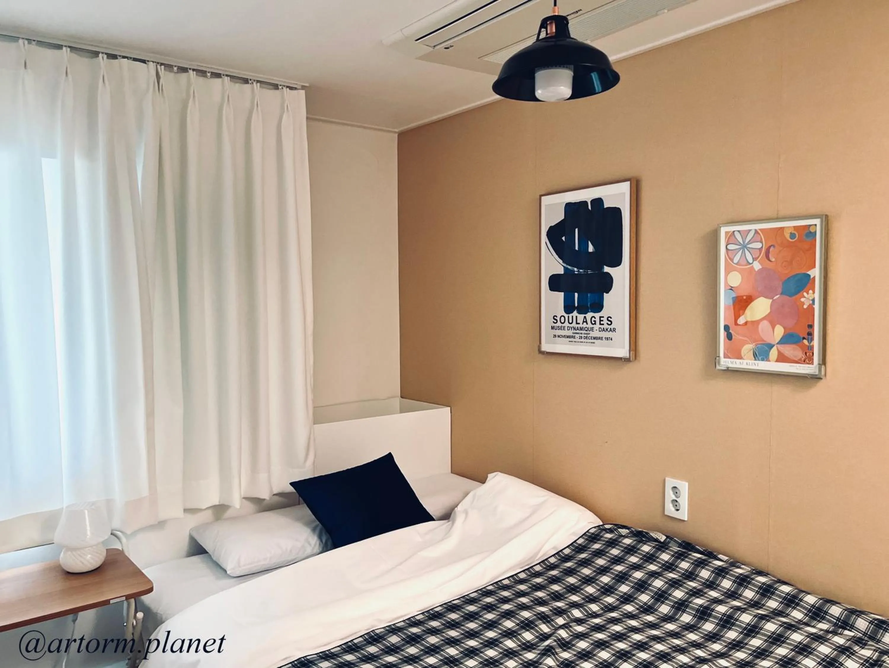 Photo of the whole room, Bed in ARA125