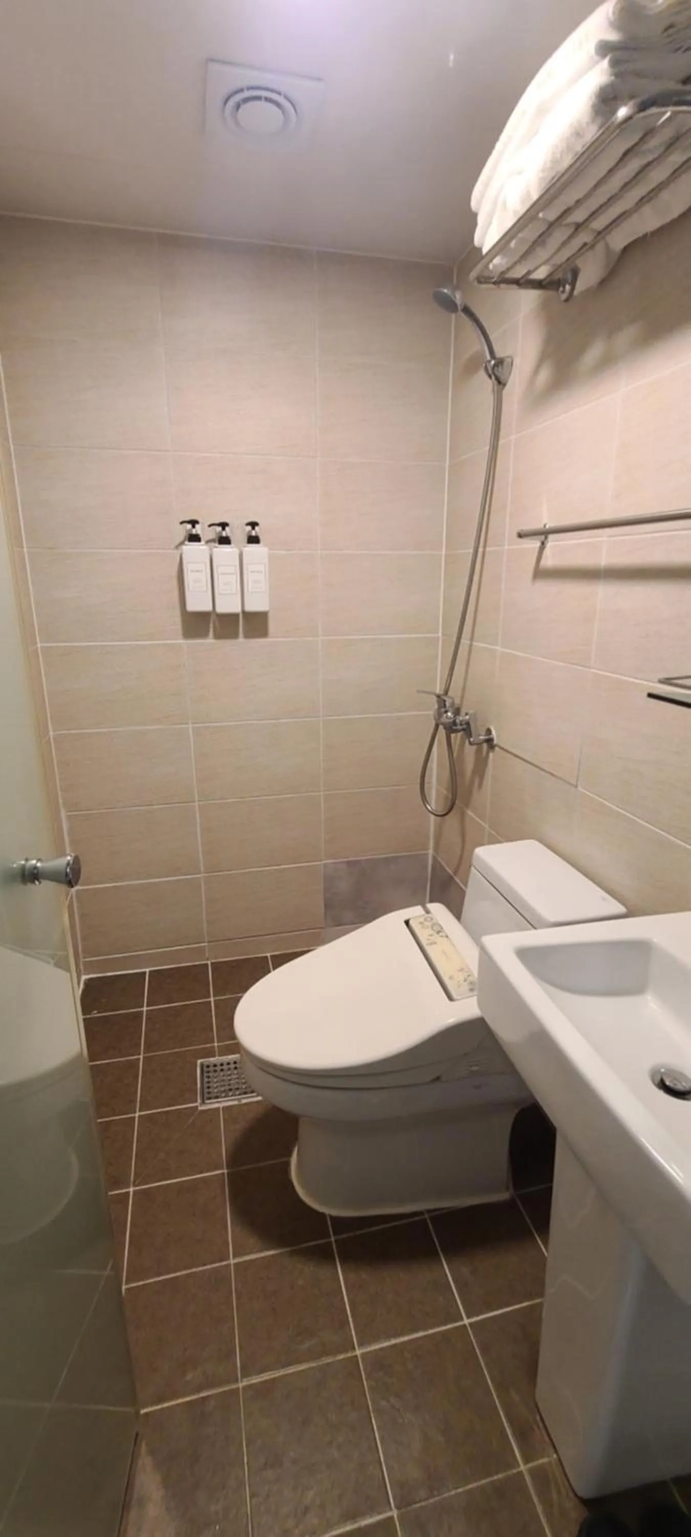 Shower in ARA125