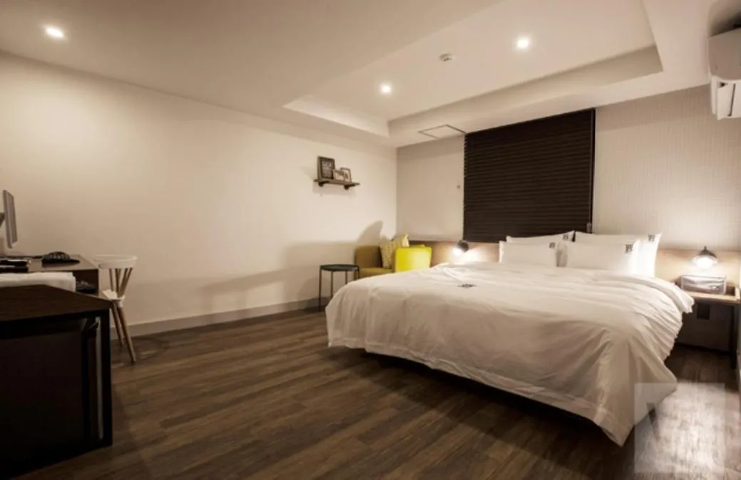 Bed in Number 25 Hotel Gimhae Eobang