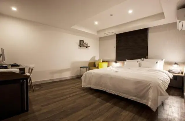 Standard Double Room in Number 25 Hotel Gimhae Eobang Standard Double Room in Number 25 Hotel Gimhae Eobang